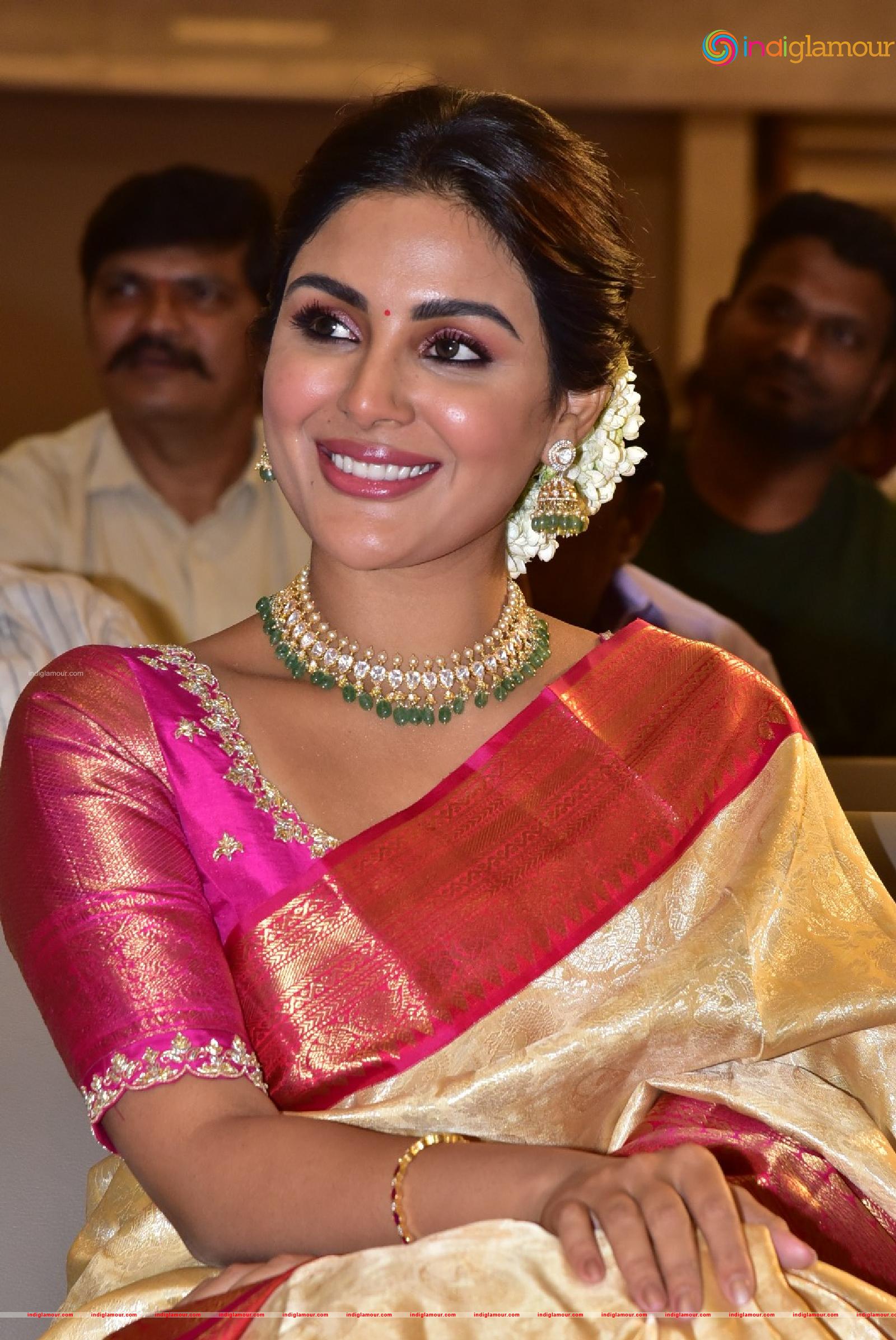 Samyuktha Menon Actress hd photo
