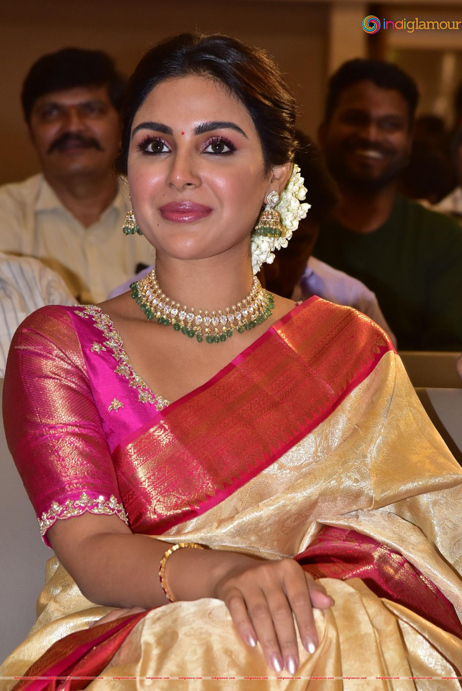 Samyuktha Menon Actress hd photo