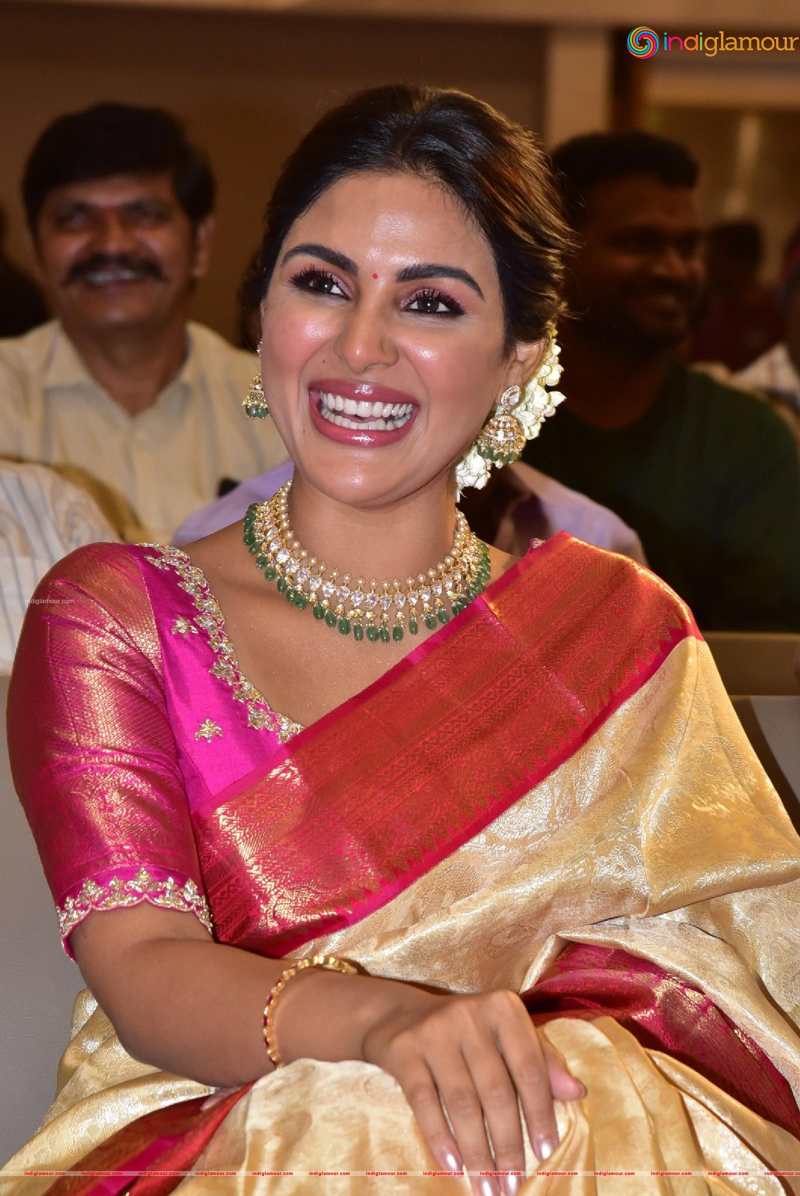 Samyuktha Menon Actress hd photo