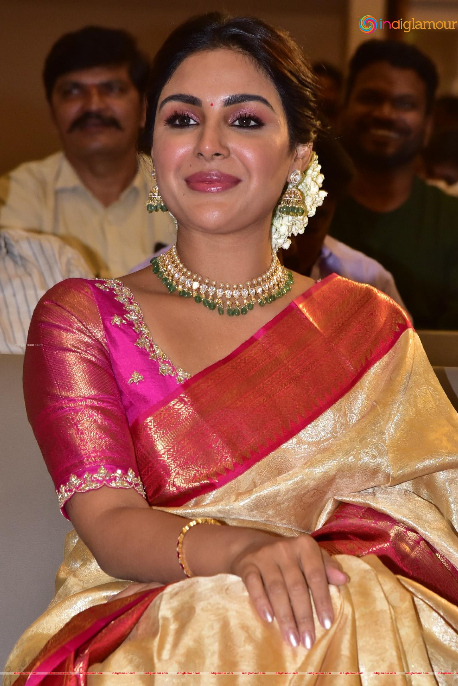 Samyuktha Menon Actress hd photo