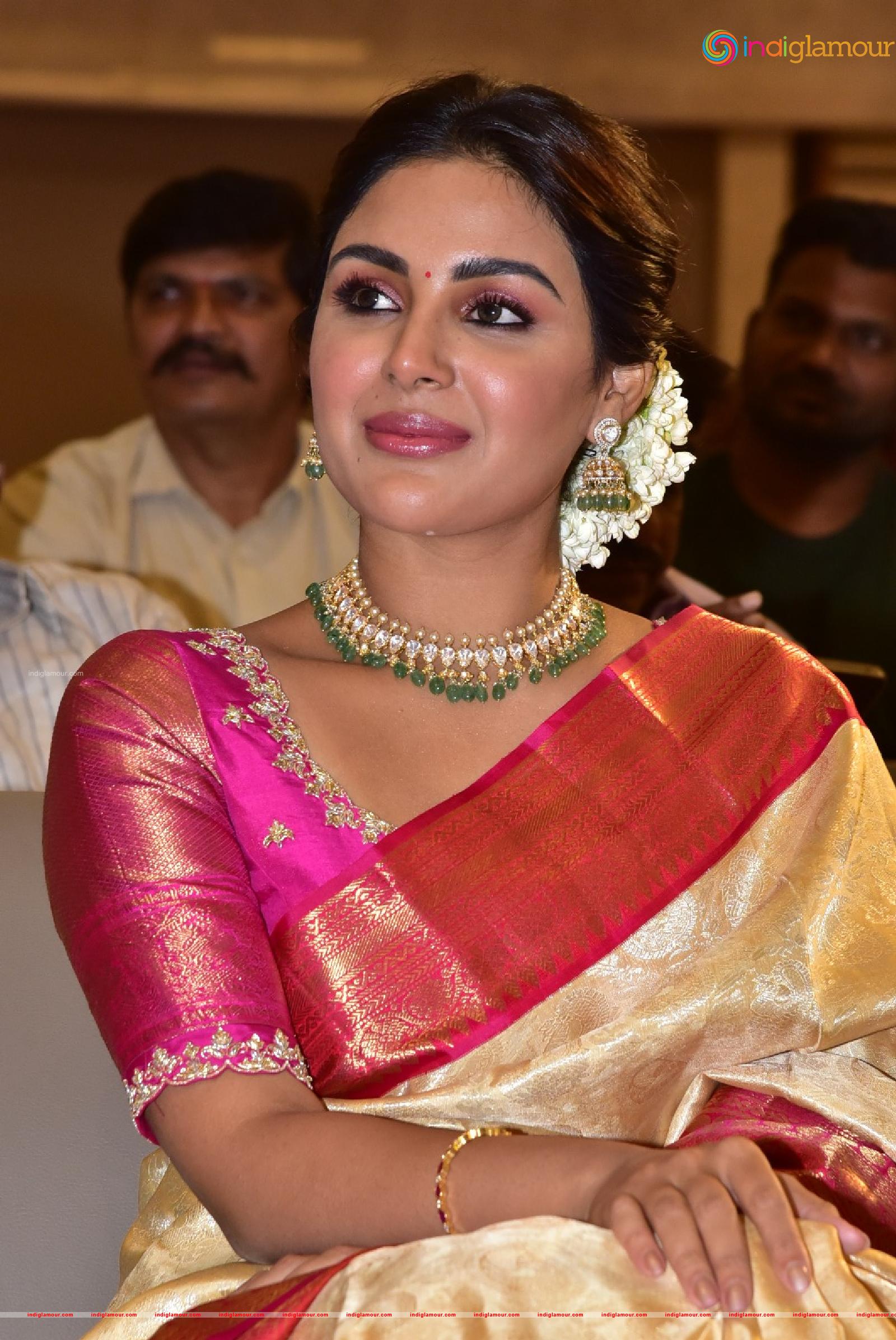 Samyuktha Menon Actress hd photo