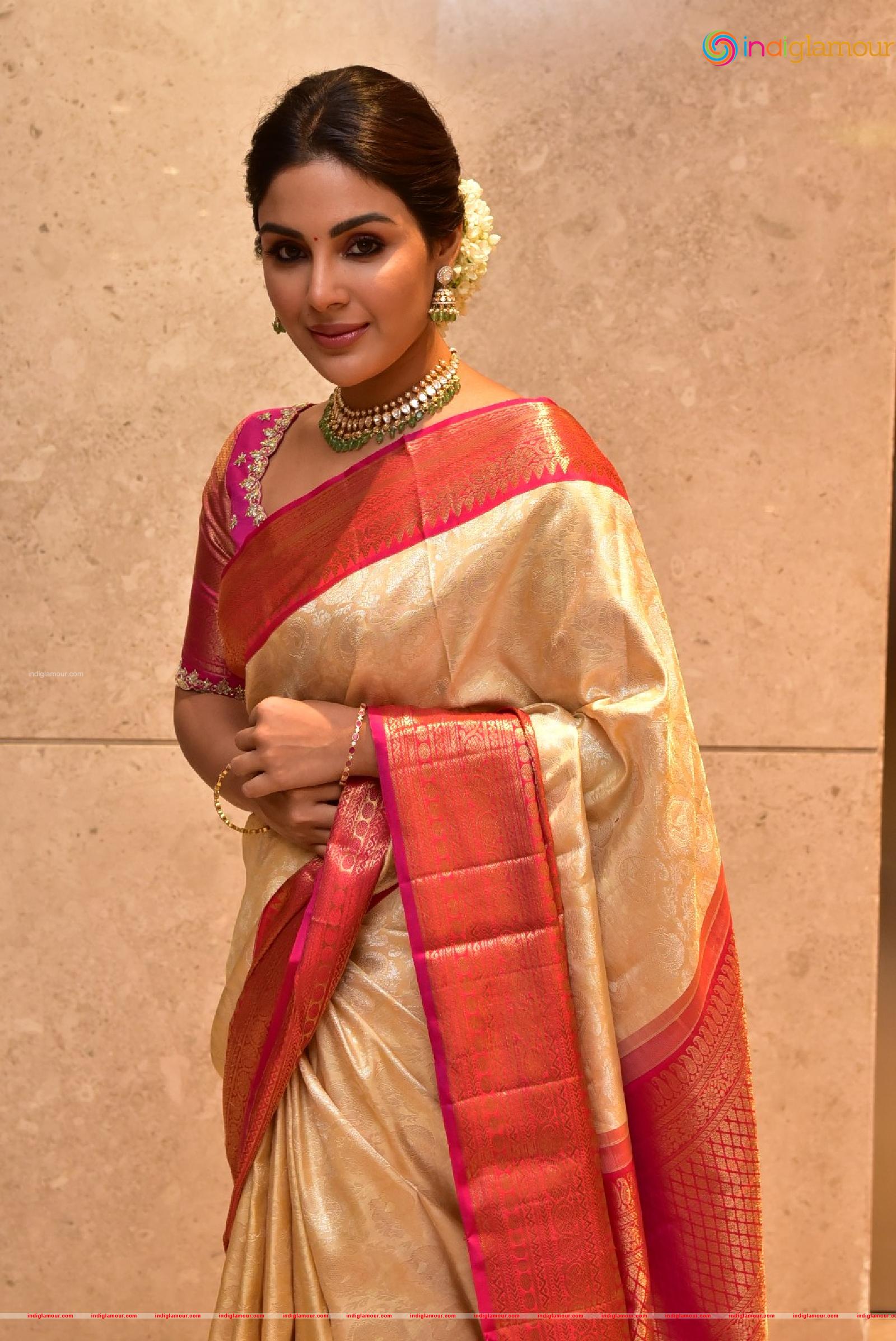 Samyuktha Menon Actress hd photo