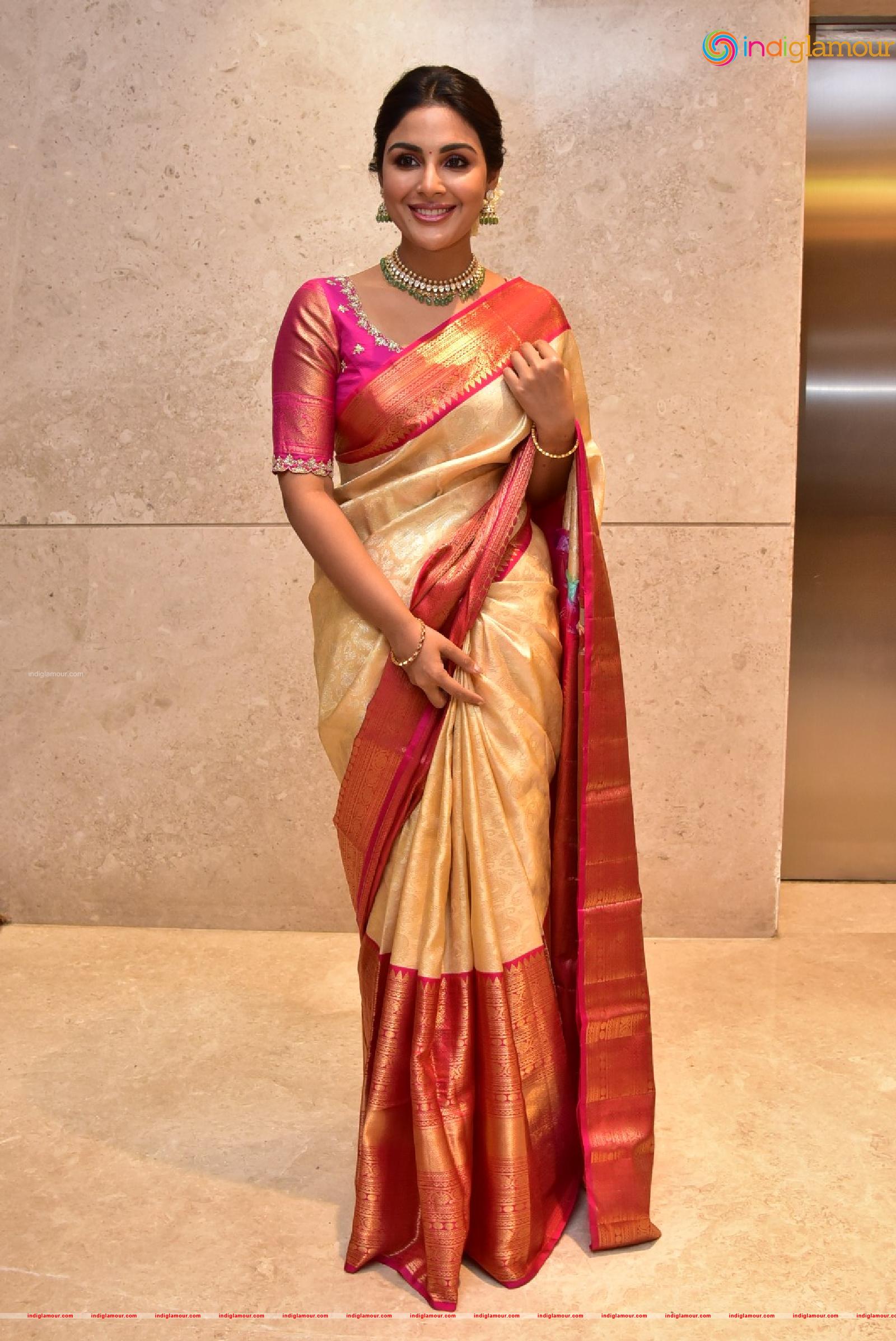 Samyuktha Menon Actress hd photo