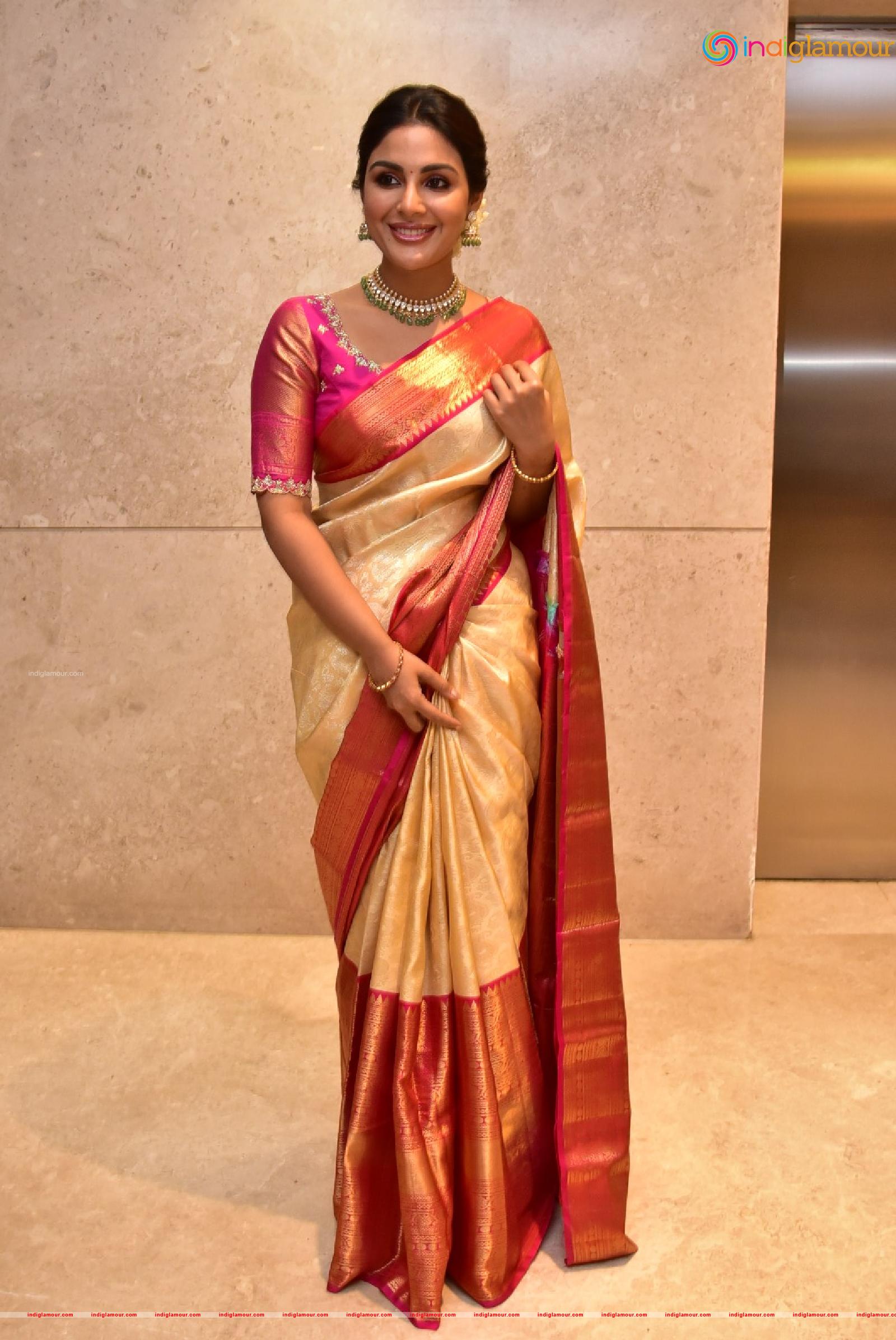 Samyuktha Menon Actress hd photo