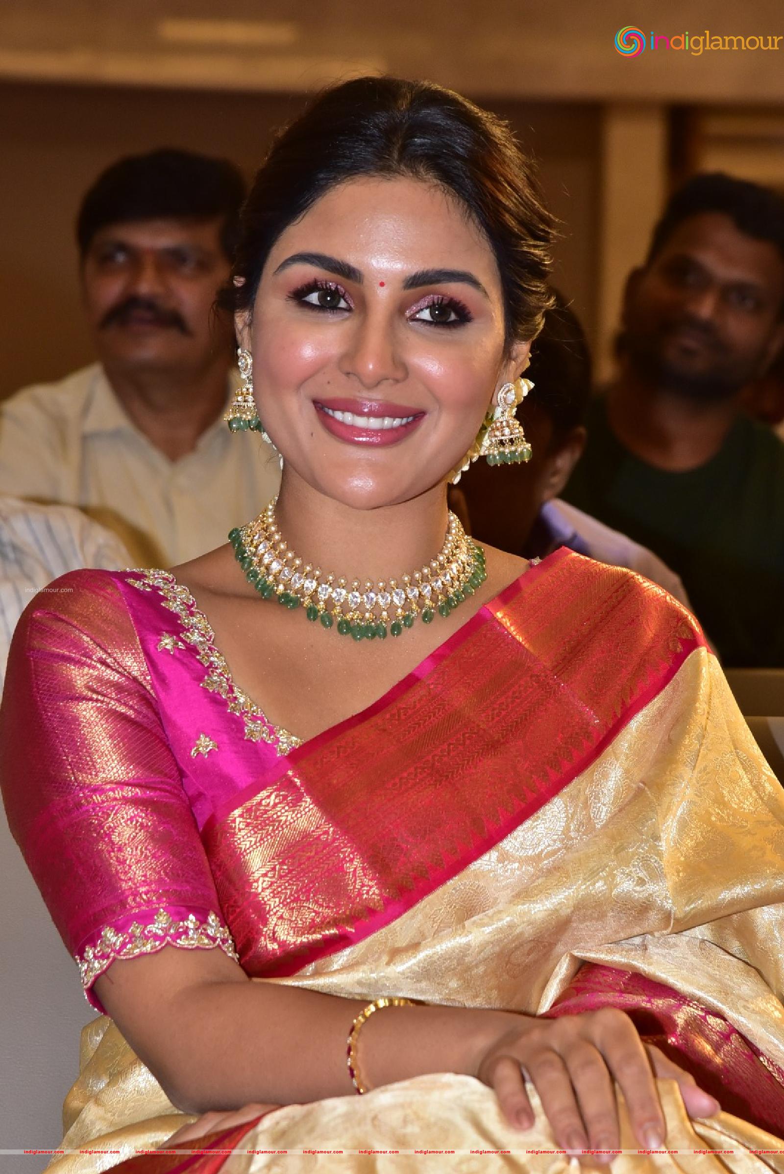 Samyuktha Menon Actress hd photo