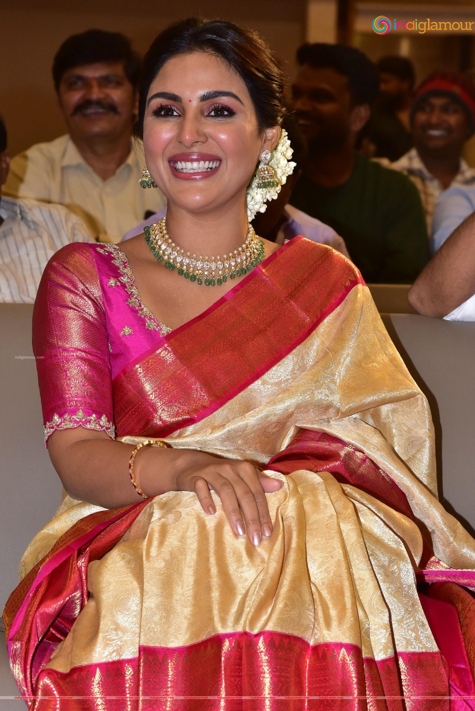 Samyuktha Menon Actress hd photo