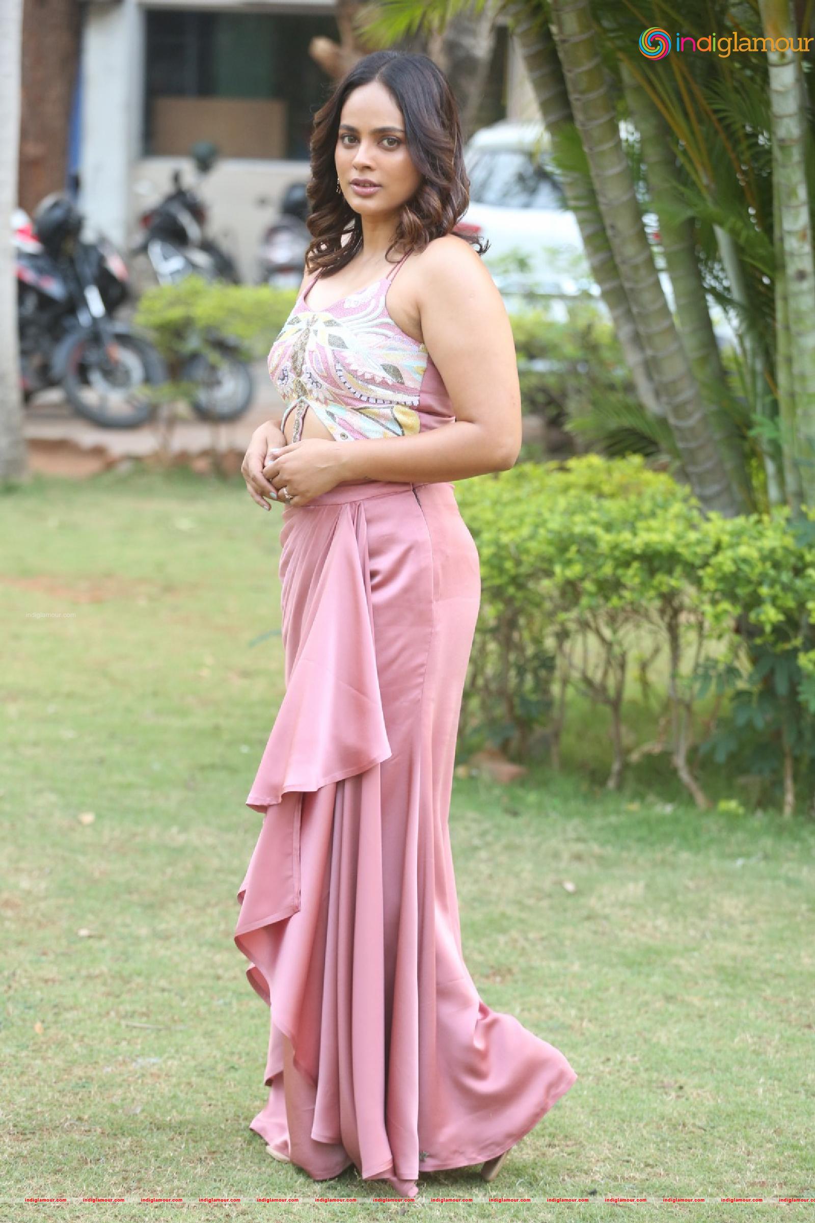 Nanditha Swetha Actress hd photo
