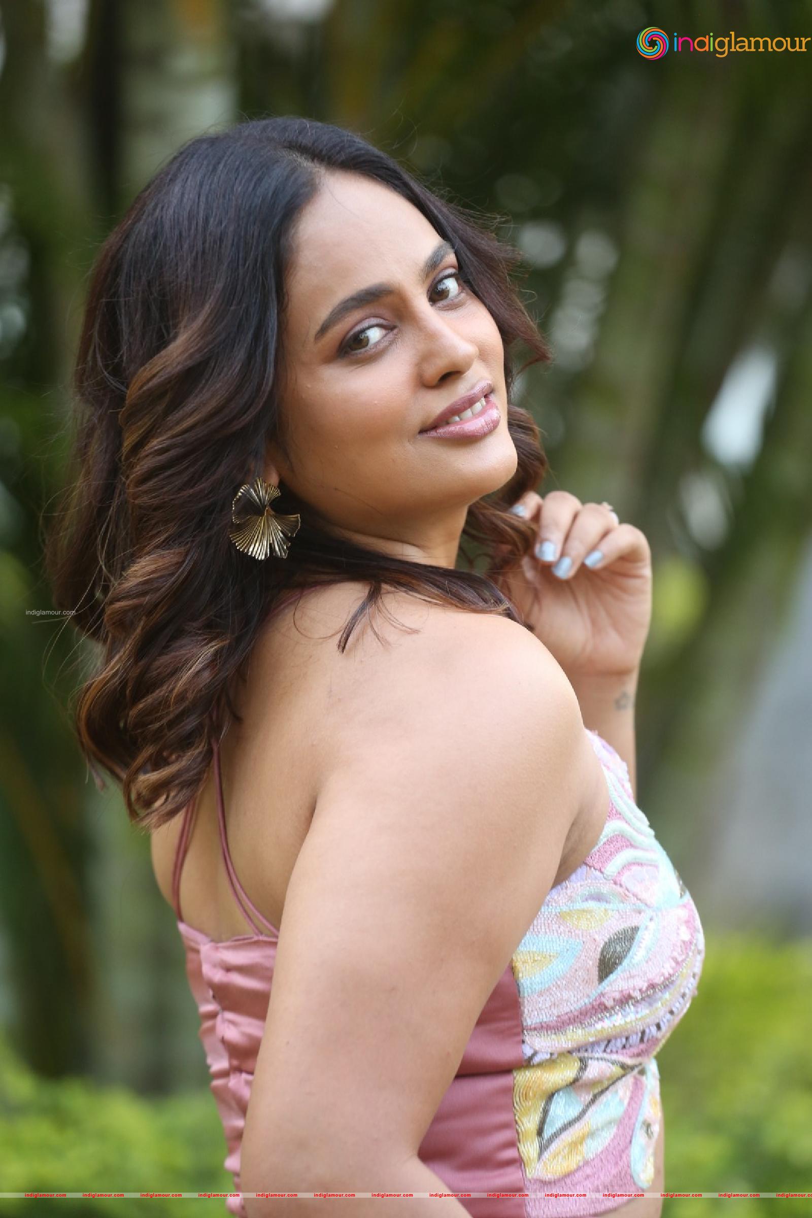Nanditha Swetha Actress hd photo
