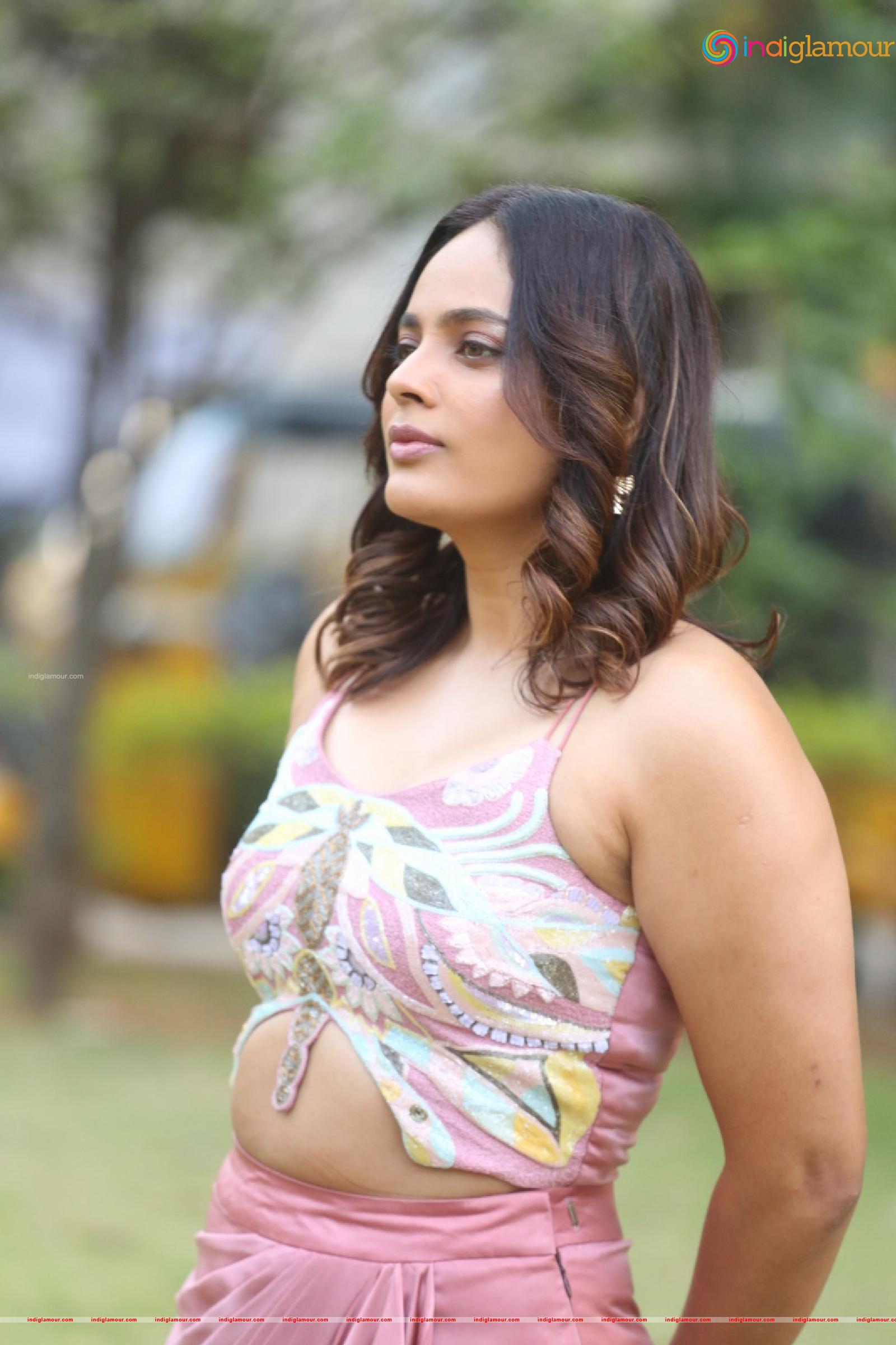 Nanditha Swetha Actress hd photo