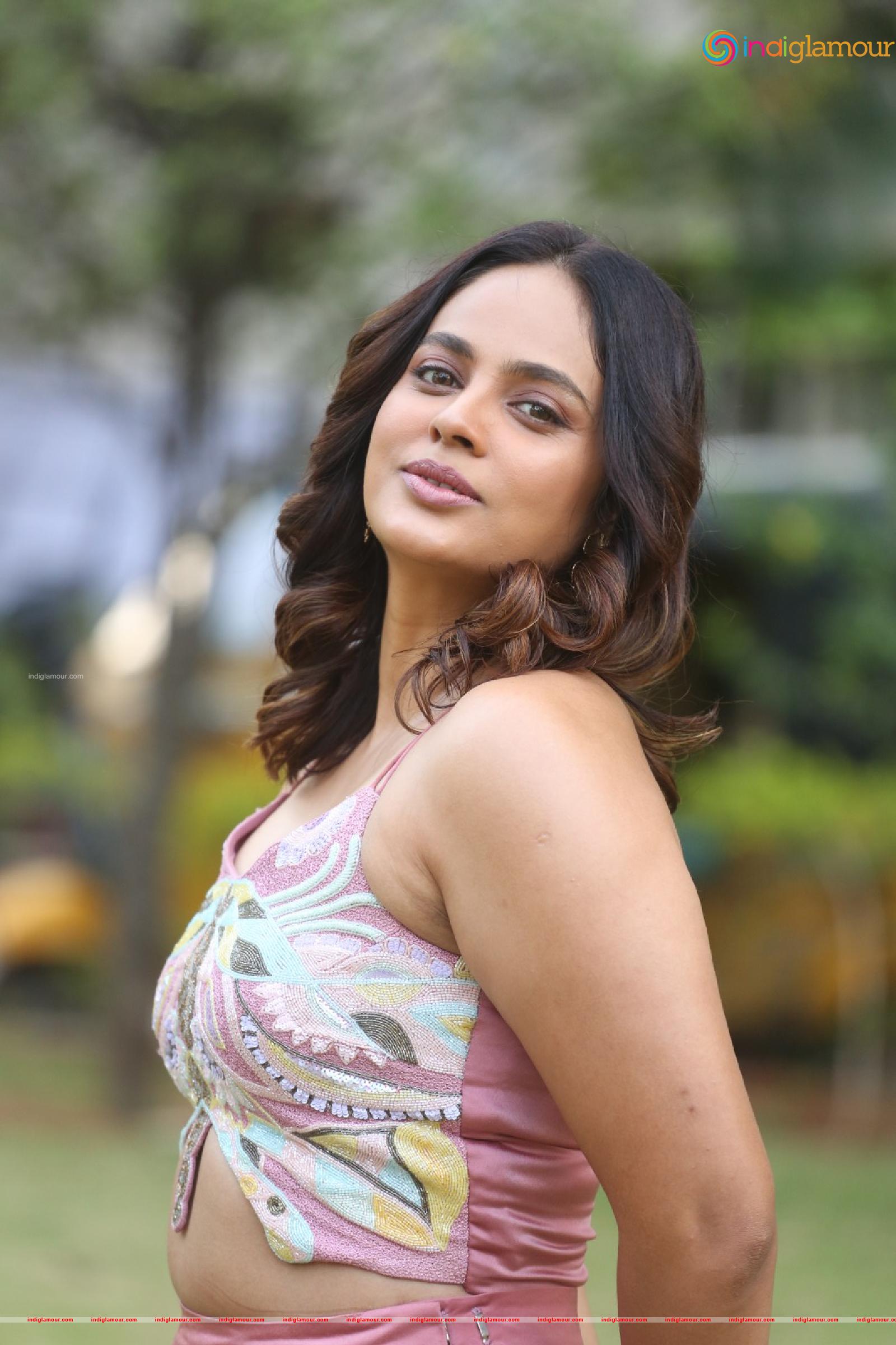 Nanditha Swetha Actress hd photo