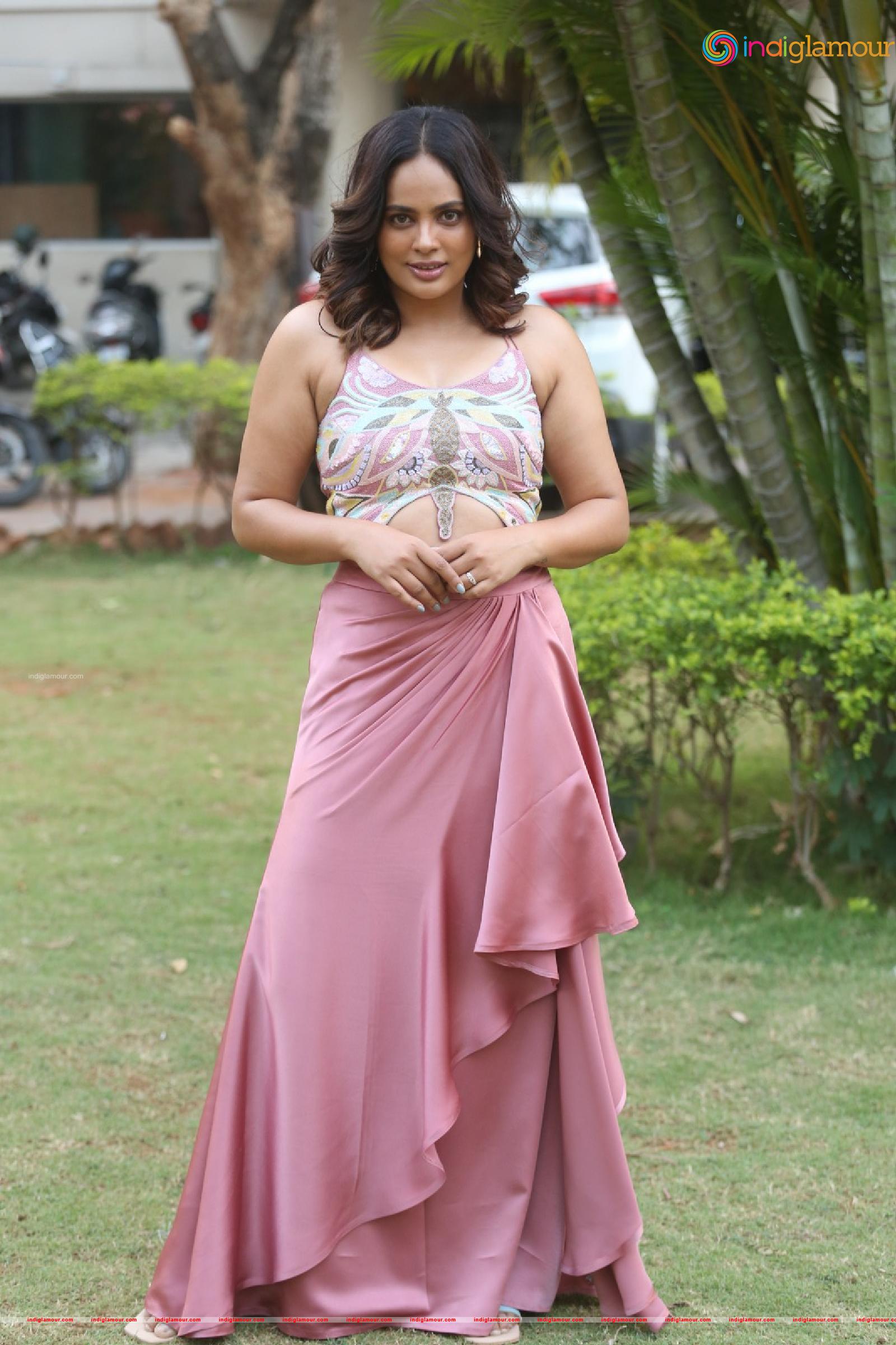 Nanditha Swetha Actress hd photo
