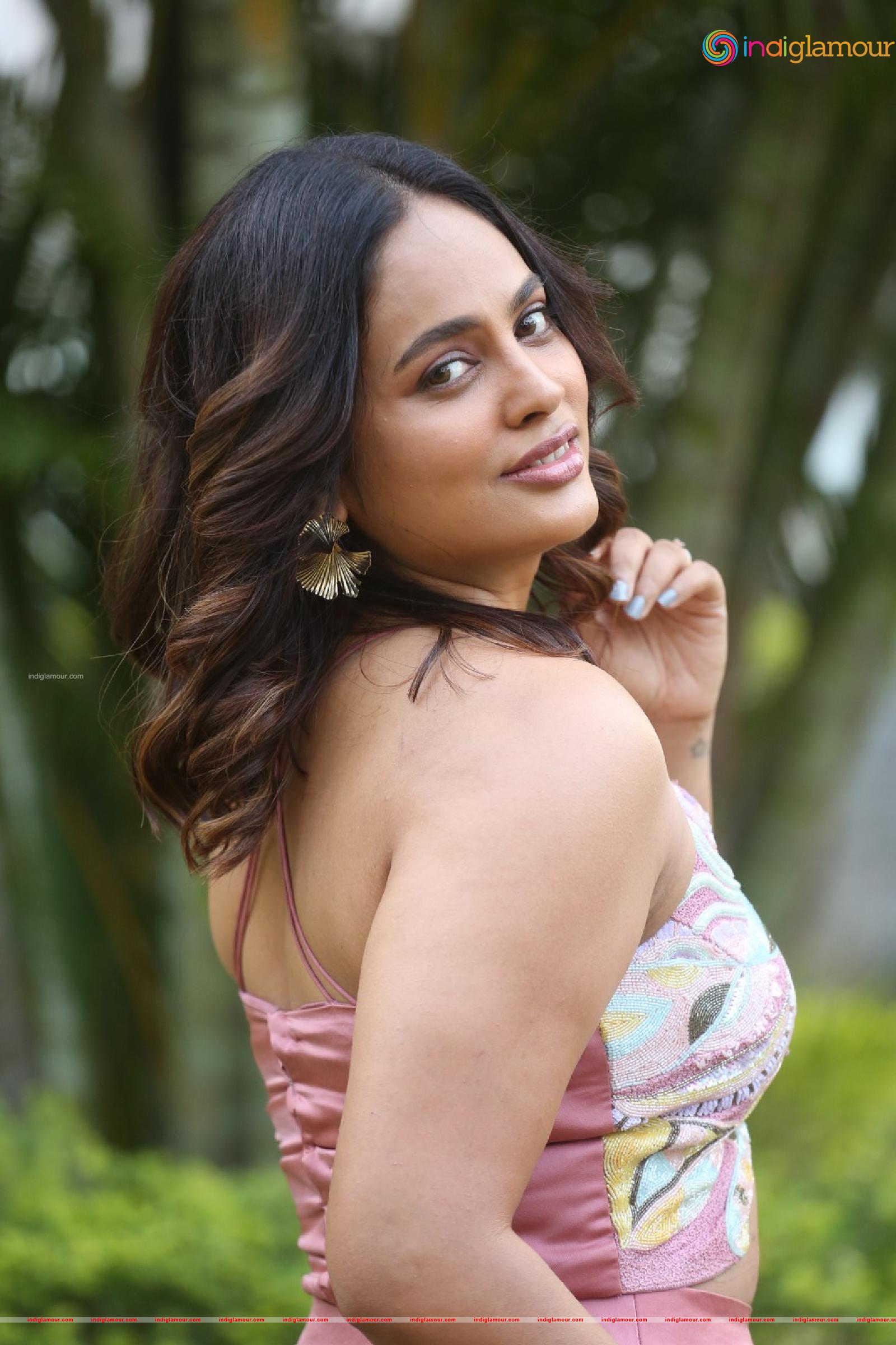 Nanditha Swetha Actress hd photo