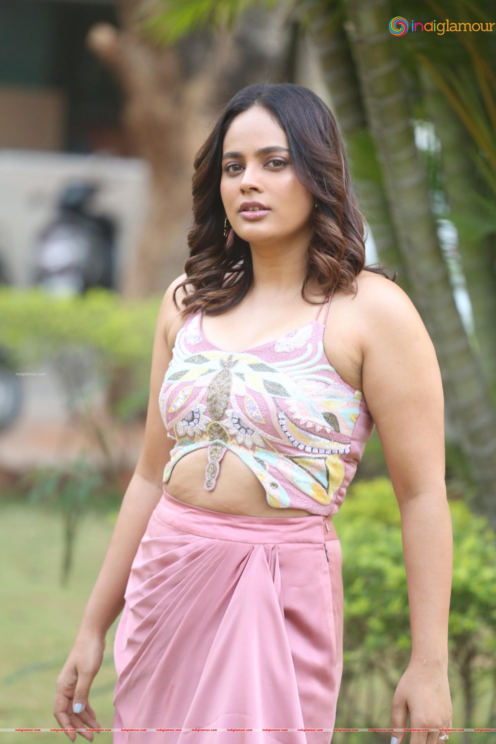 Nanditha Swetha Actress hd photo