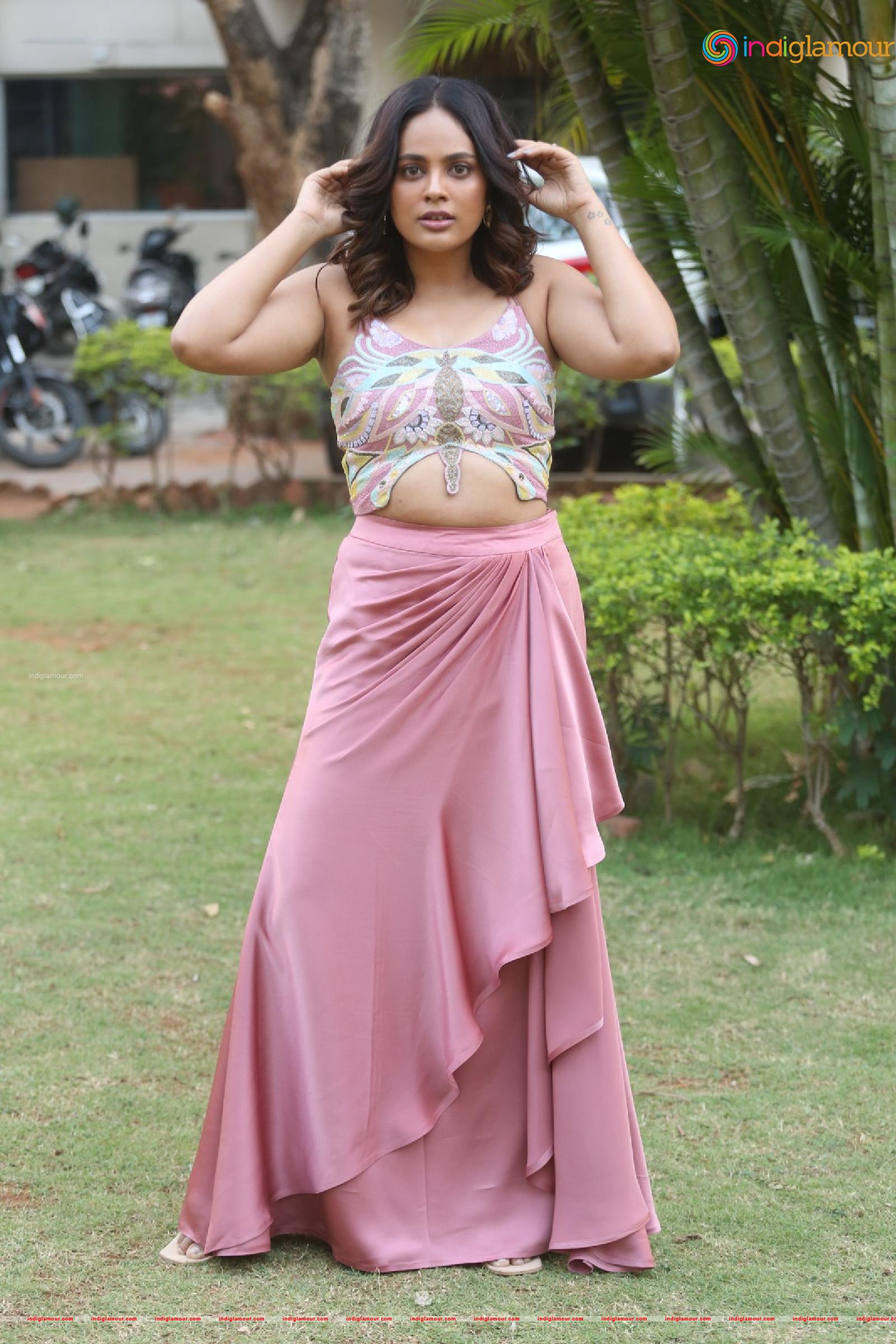 Nanditha Swetha Actress hd photo