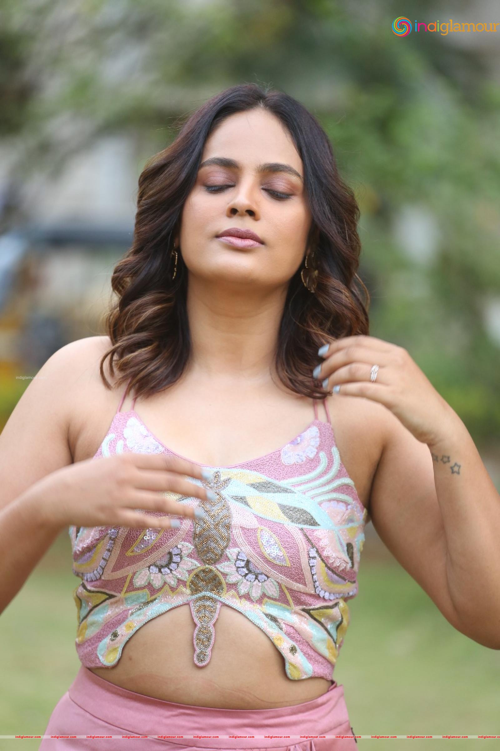 Nanditha Swetha Actress hd photo