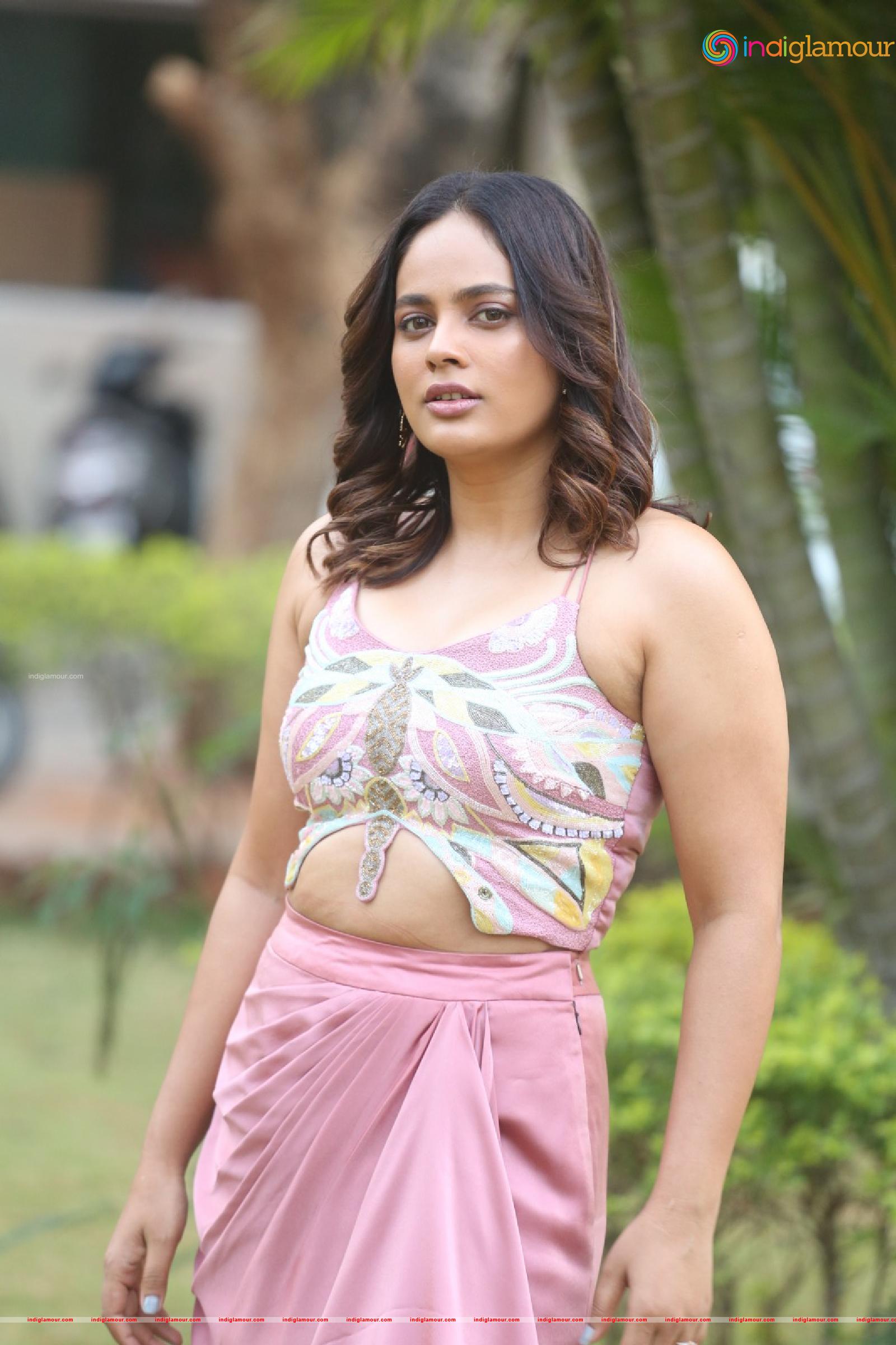 Nanditha Swetha Actress hd photo