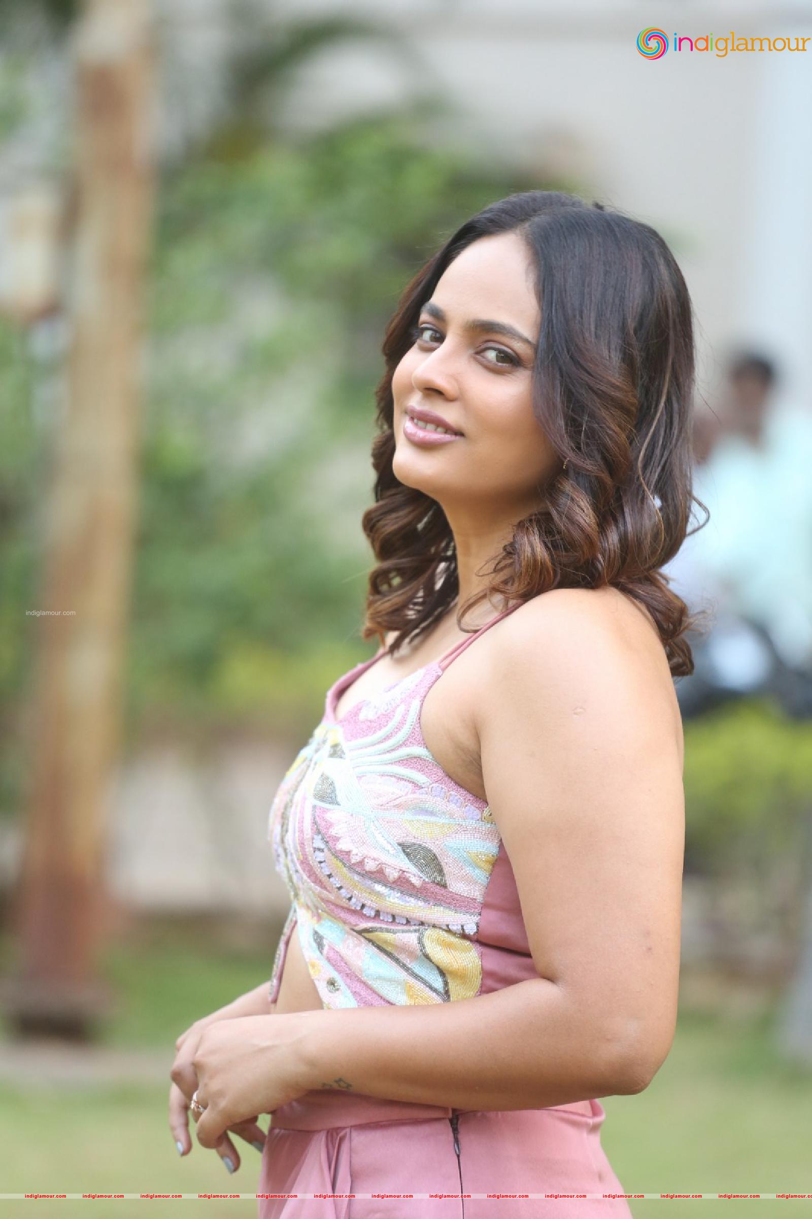 Nanditha Swetha Actress hd photo