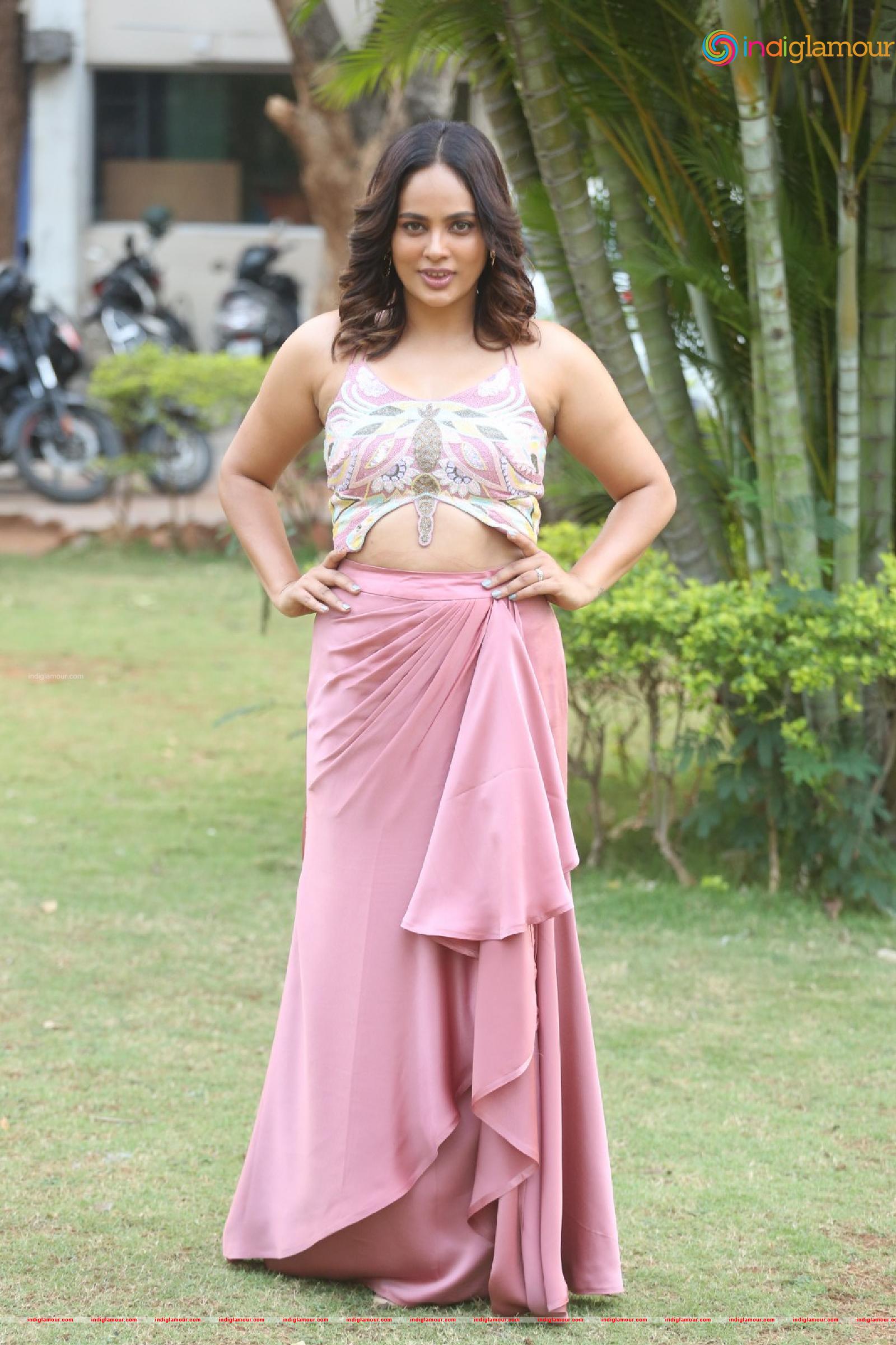 Nanditha Swetha Actress hd photo