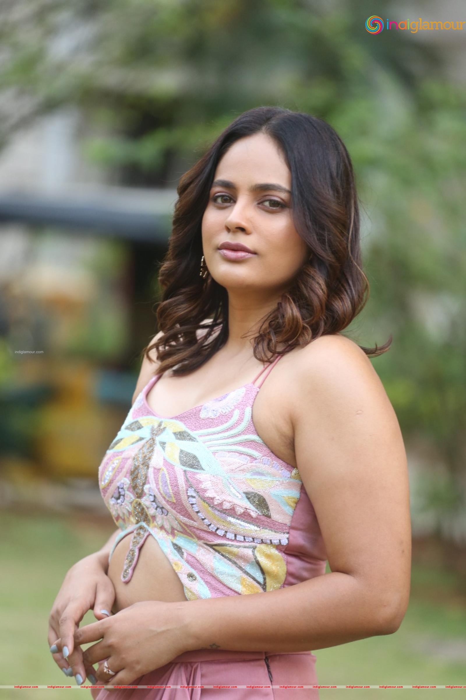 Nanditha Swetha Actress hd photo