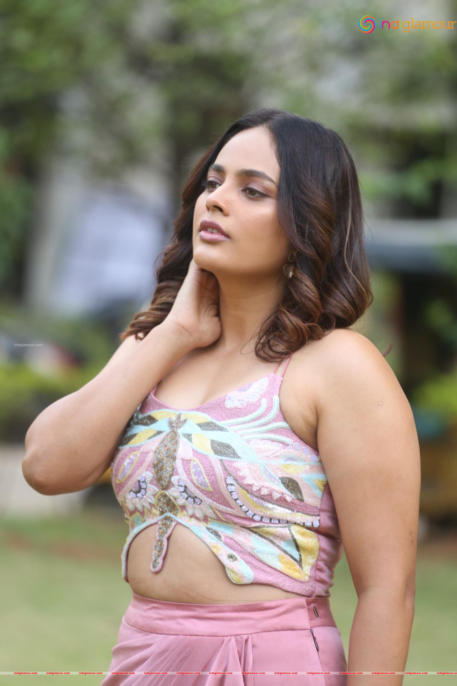 Nanditha Swetha Actress hd photo