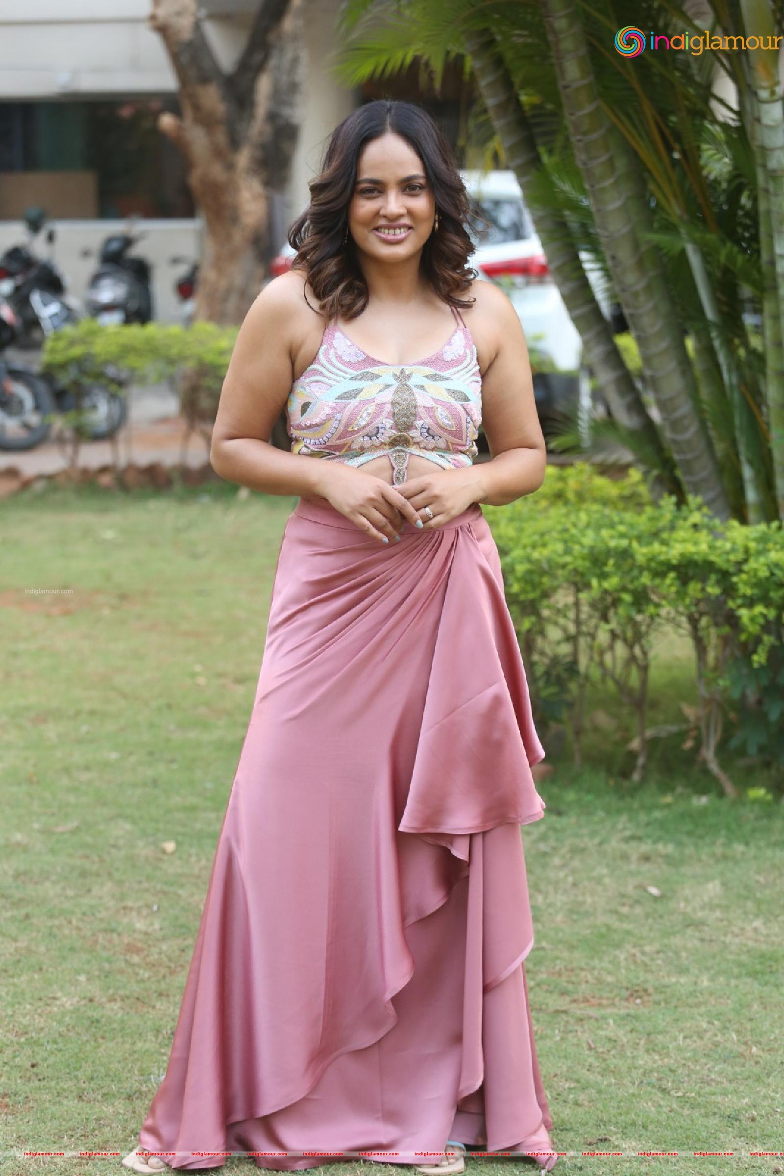 Nanditha Swetha Actress hd photo