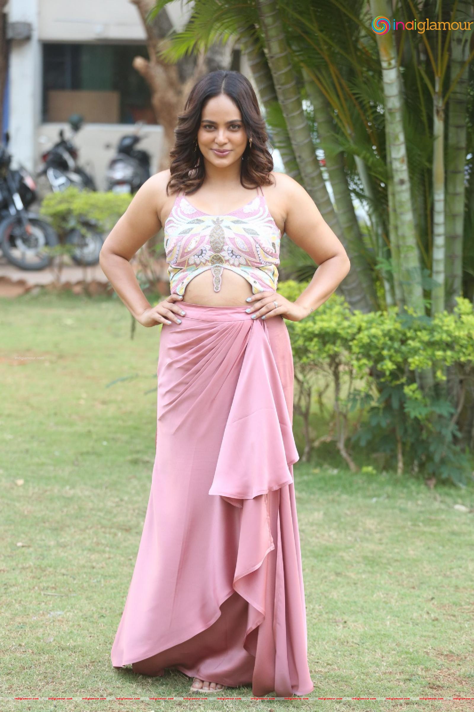 Nanditha Swetha Actress hd photo