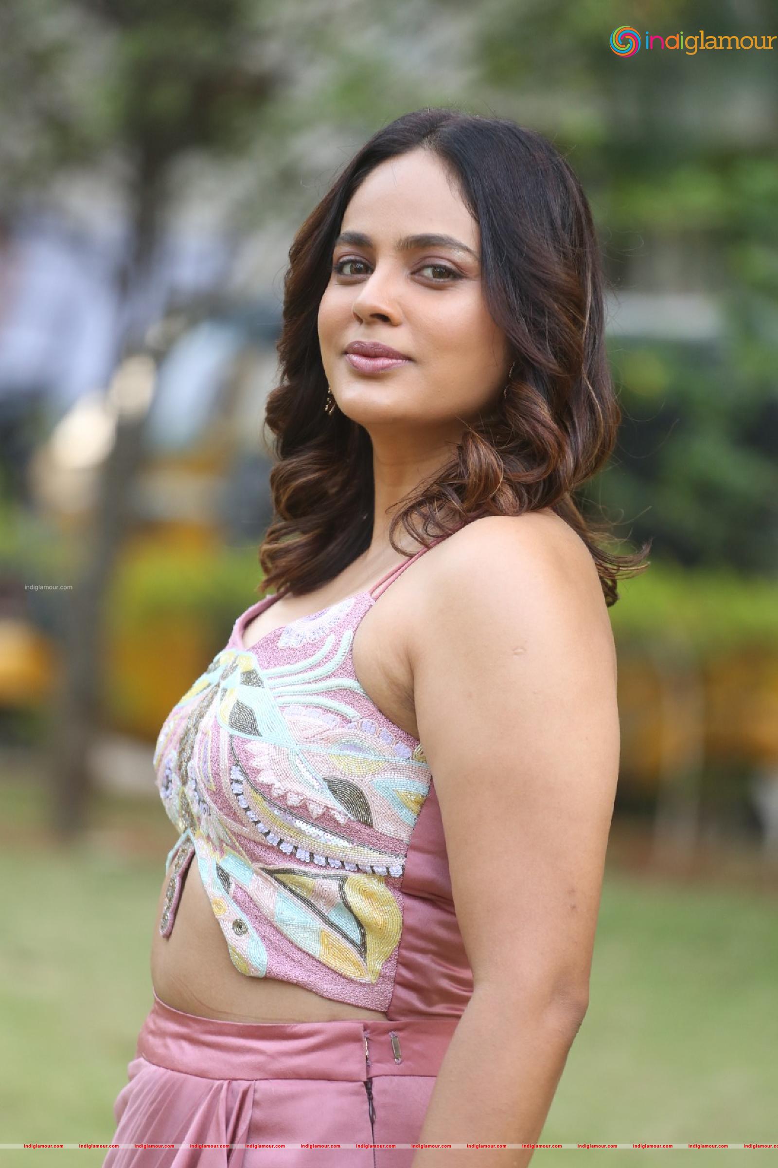 Nanditha Swetha Actress hd photo