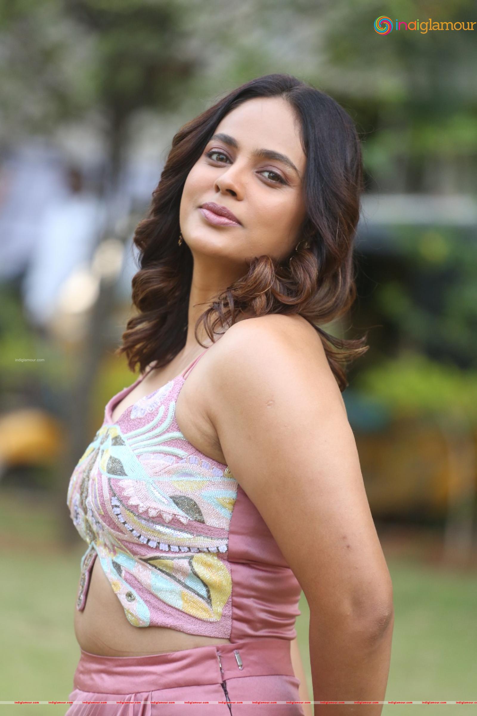Nanditha Swetha Actress hd photo