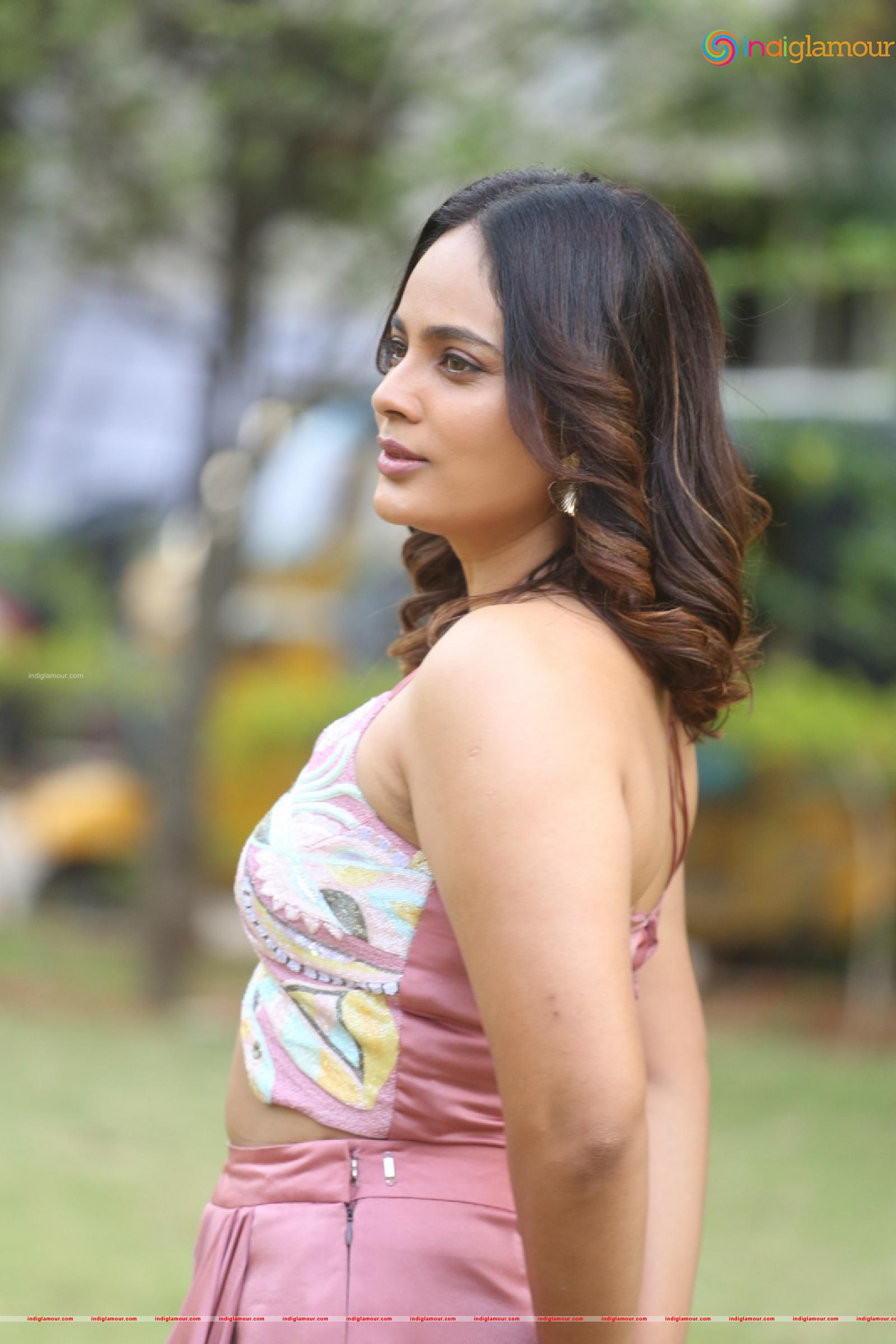 Nanditha Swetha Actress hd photo