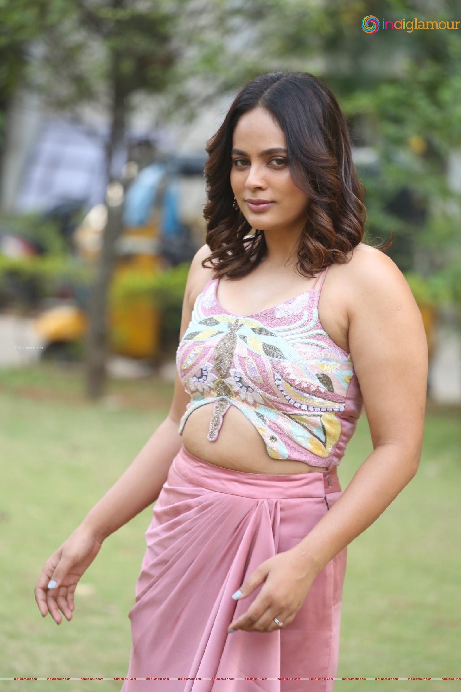 Nanditha Swetha Actress hd photo