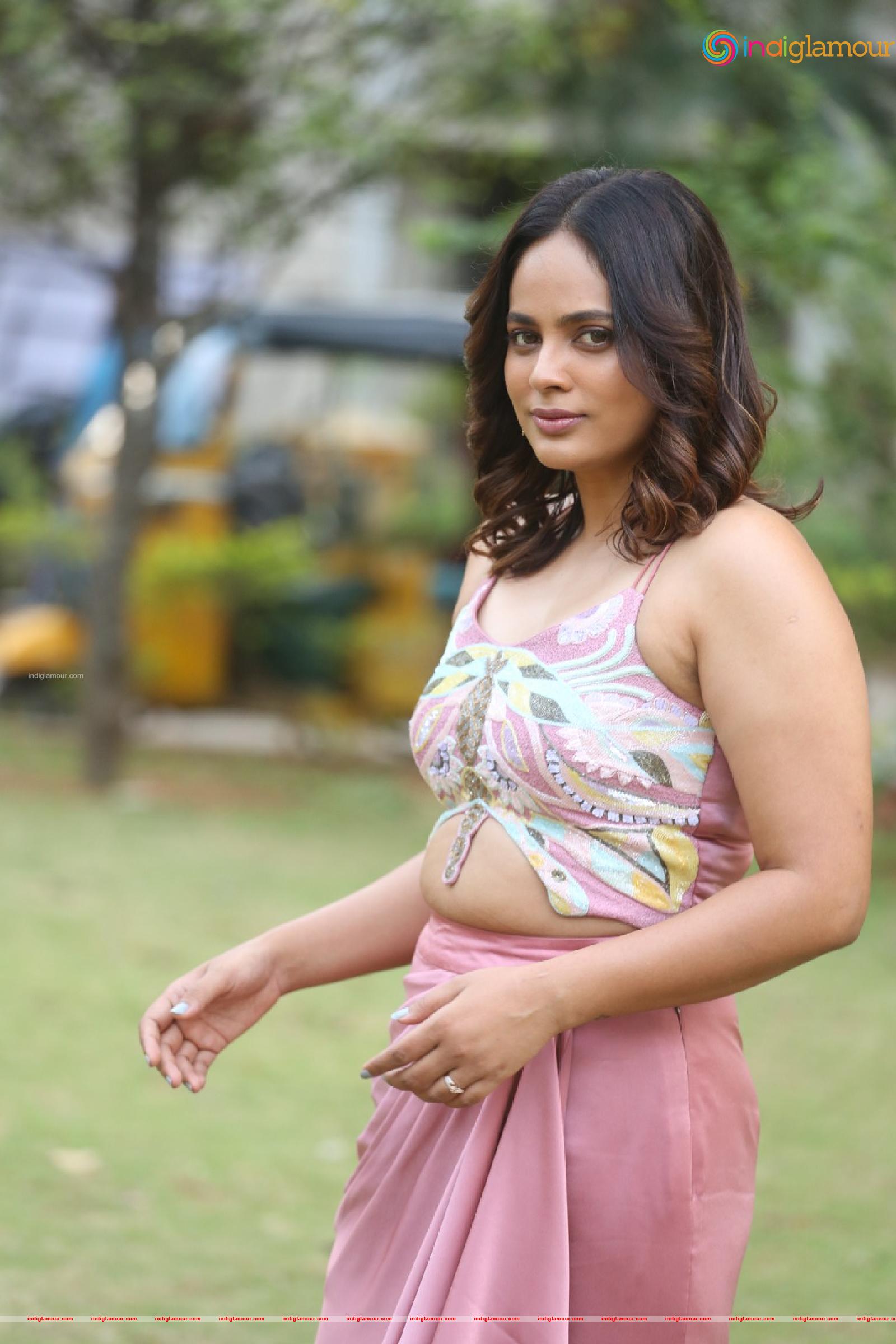 Nanditha Swetha Actress hd photo