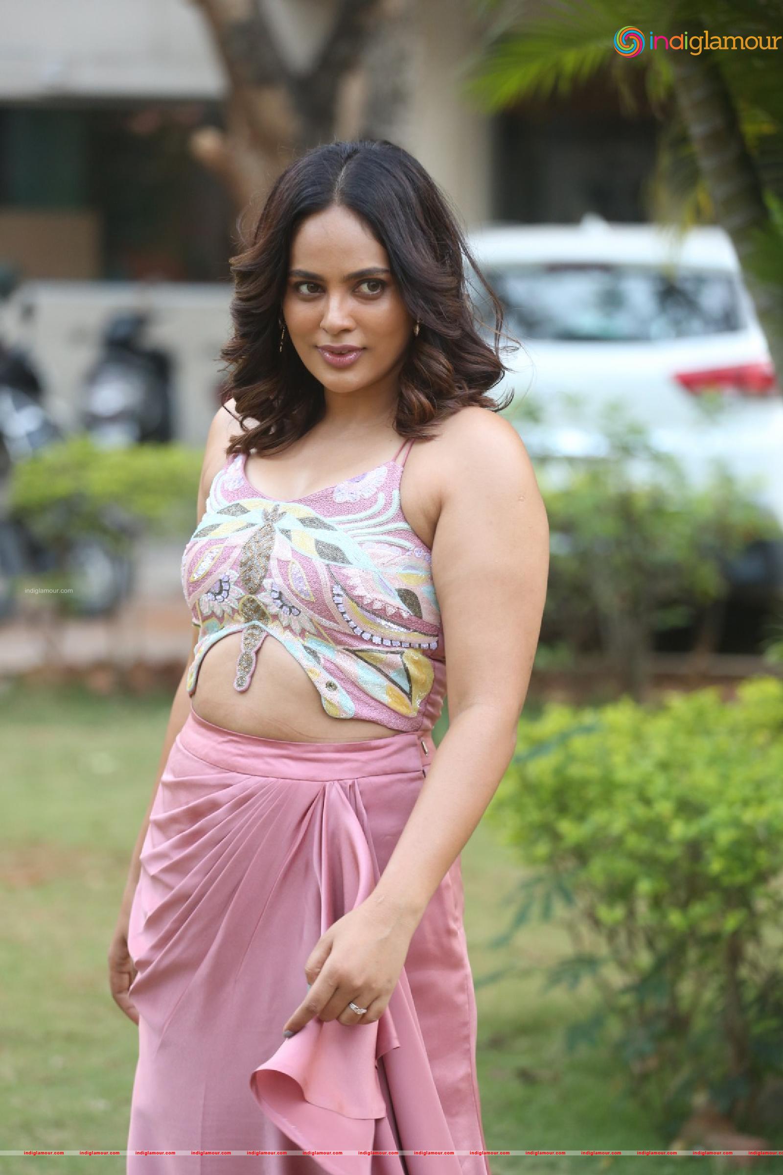 Nanditha Swetha Actress hd photo