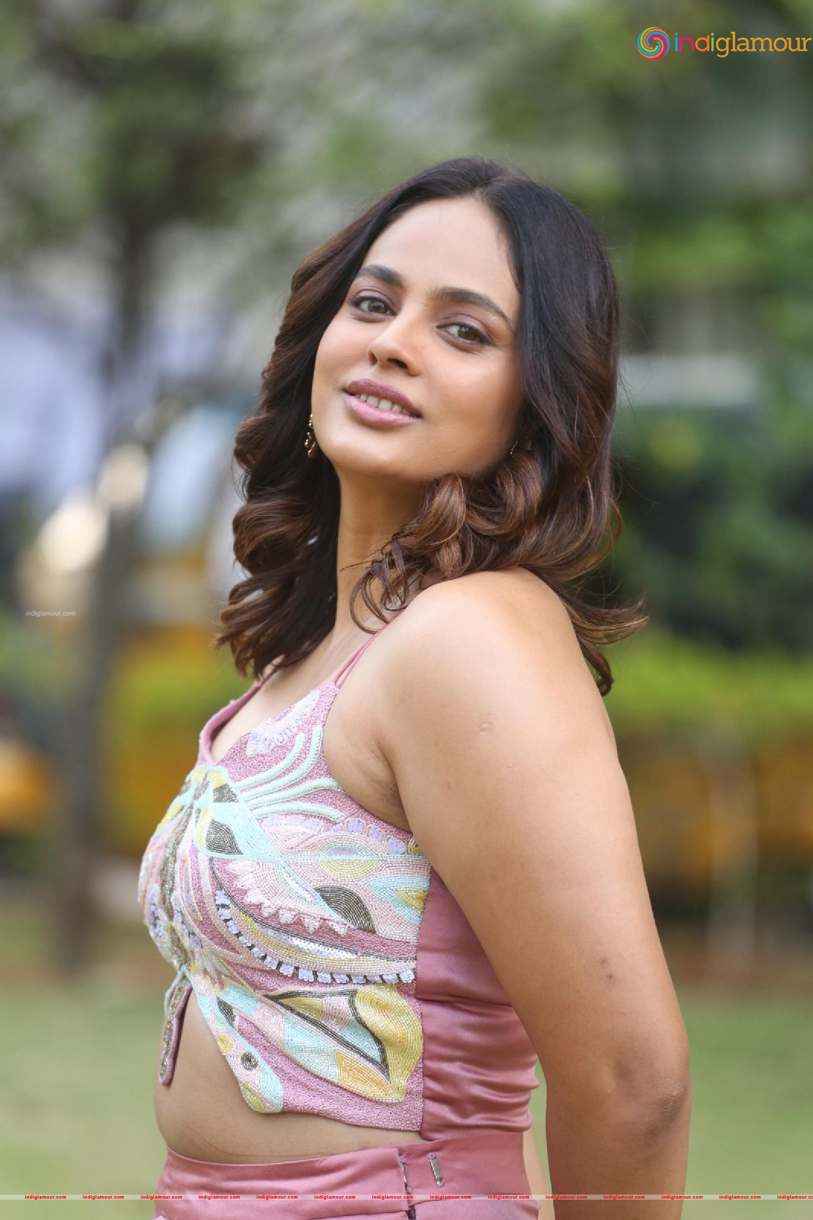 Nanditha Swetha Actress hd photo