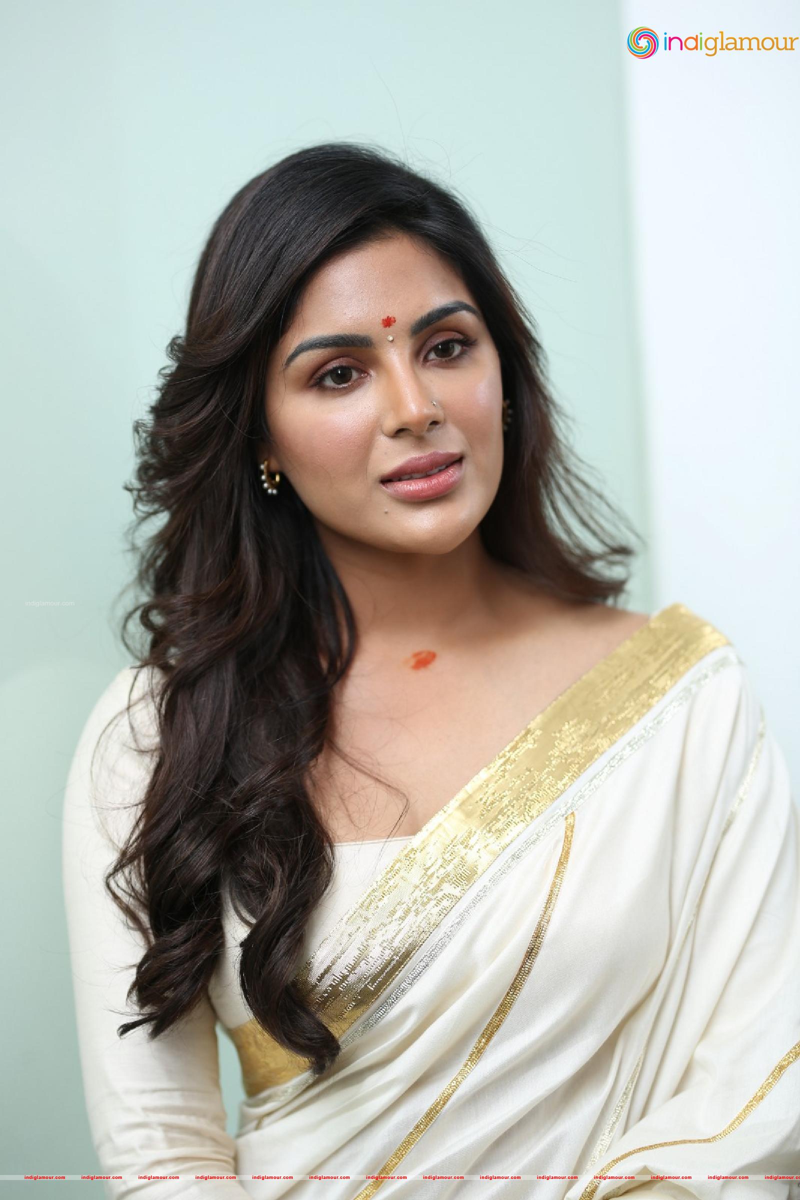 Samyukta Menon Actress hd photo