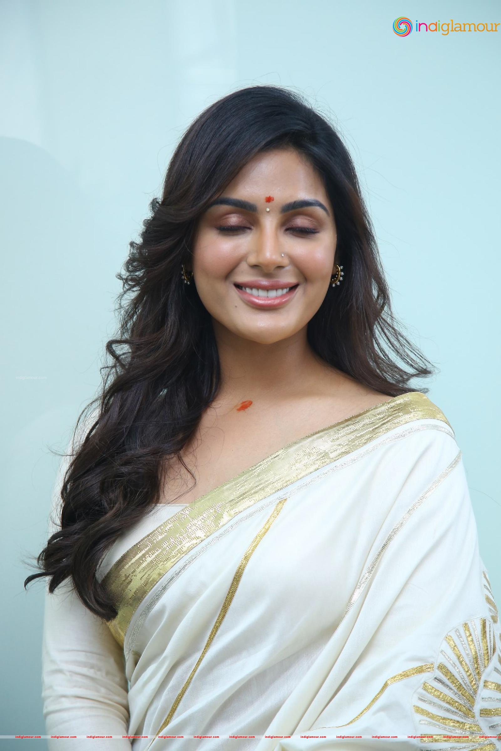 Samyukta Menon Actress hd photo