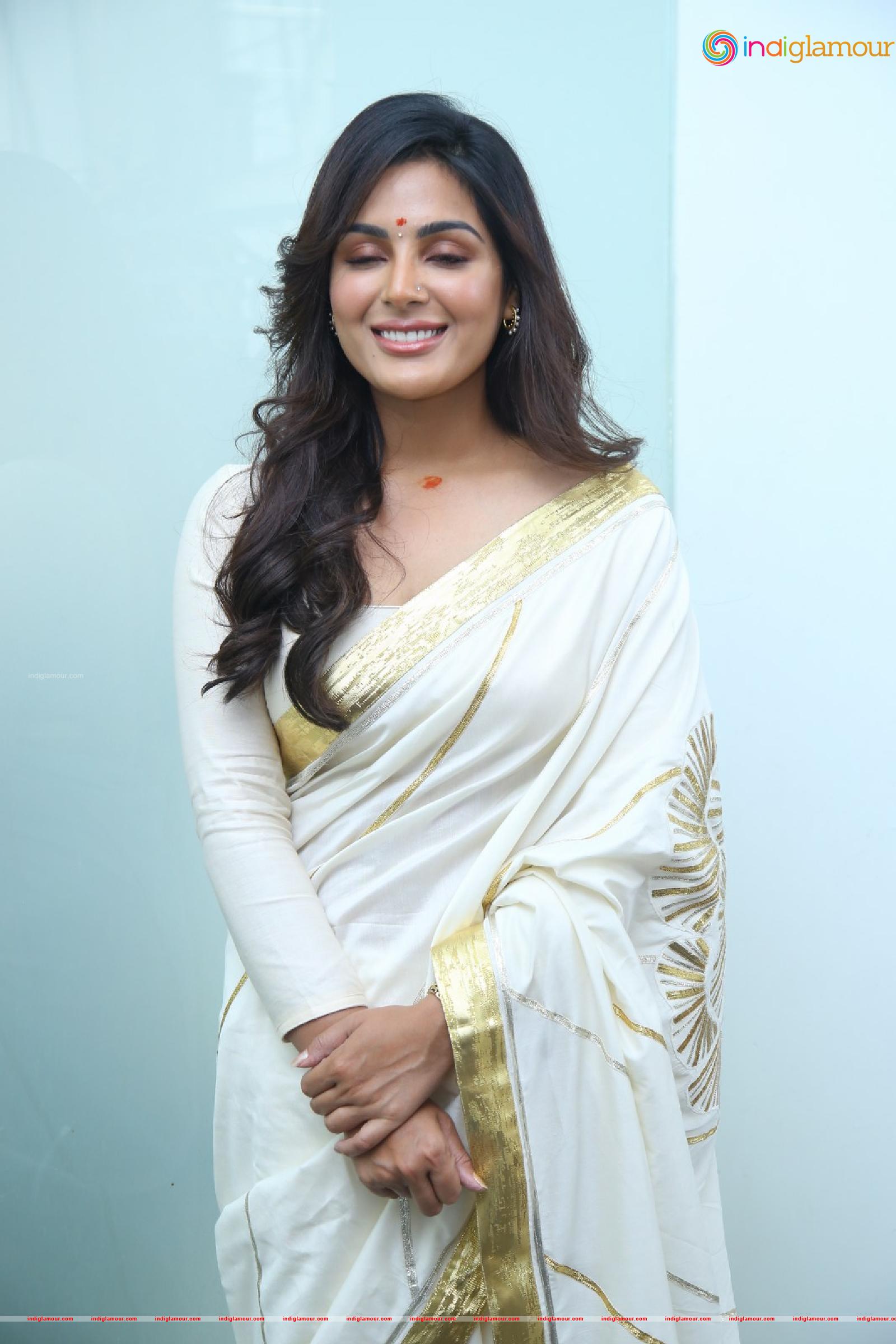 Samyukta Menon Actress hd photo