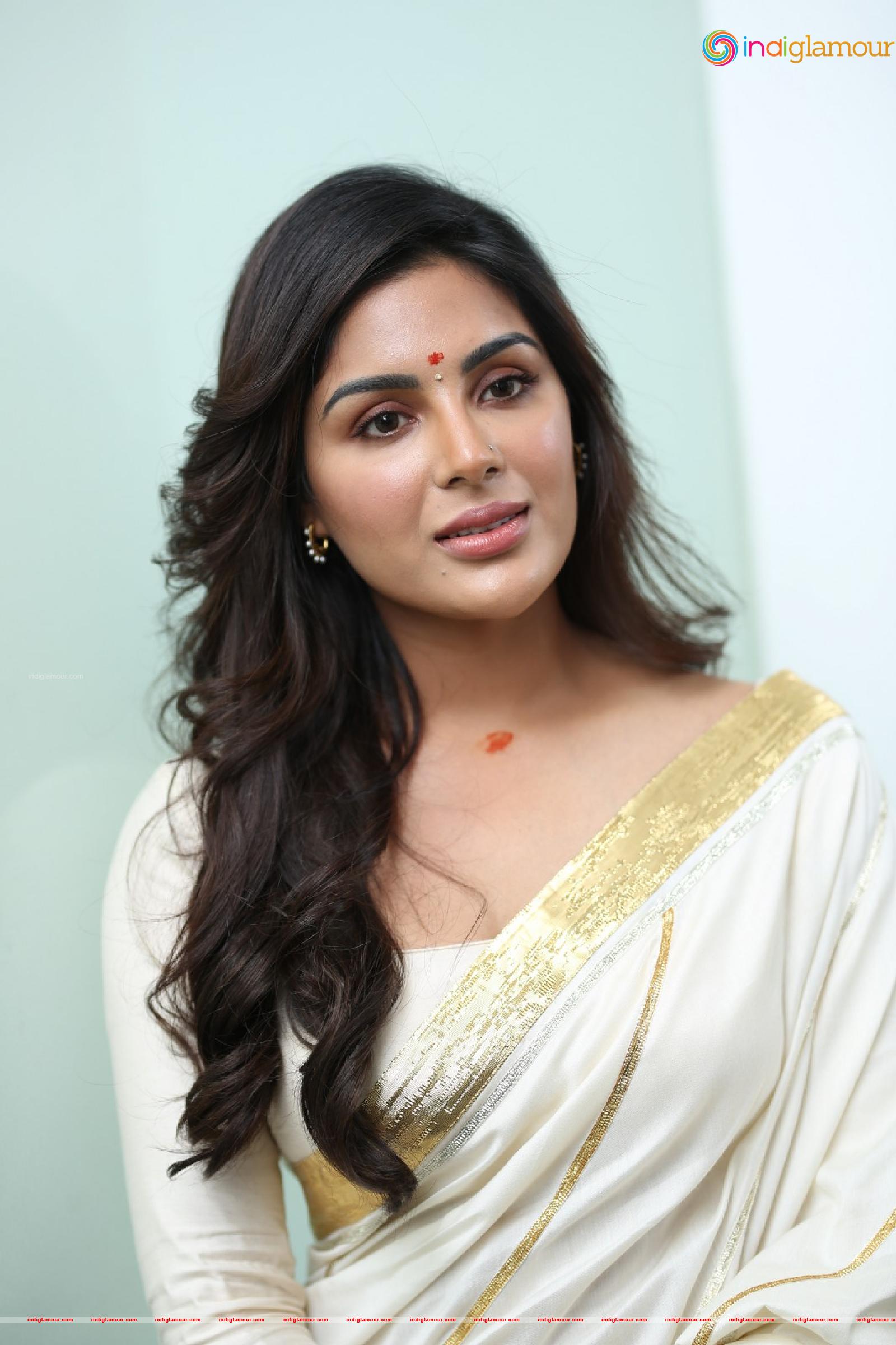 Samyukta Menon Actress hd photo