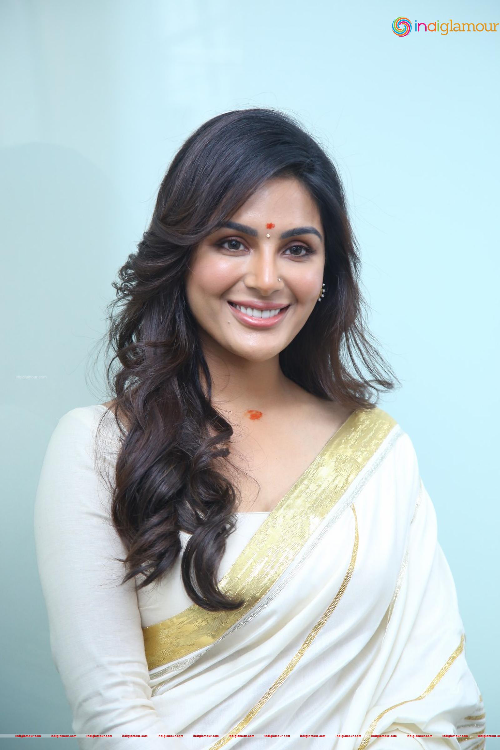 Samyukta Menon Actress hd photo