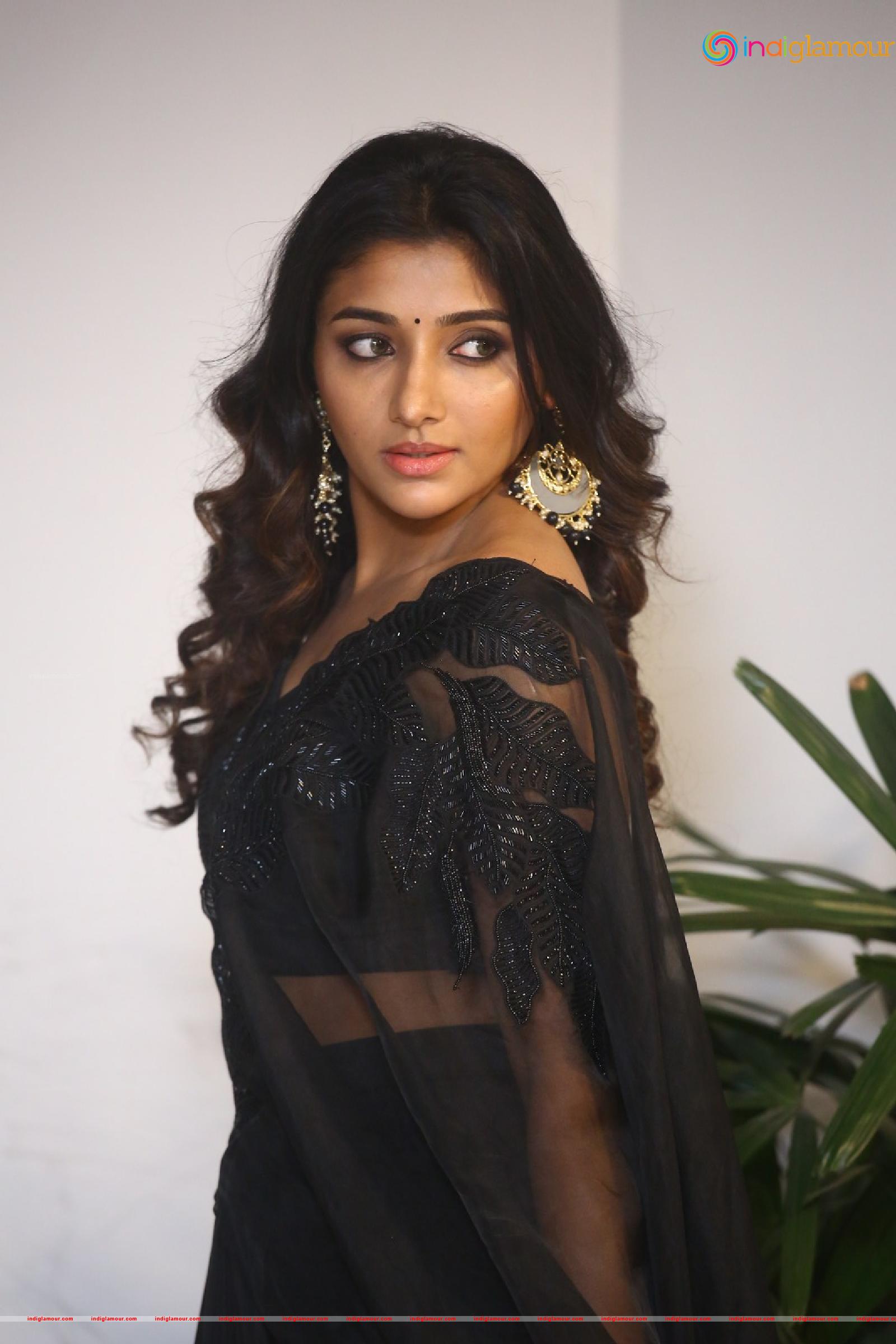 Mirnaa Actress hd photo