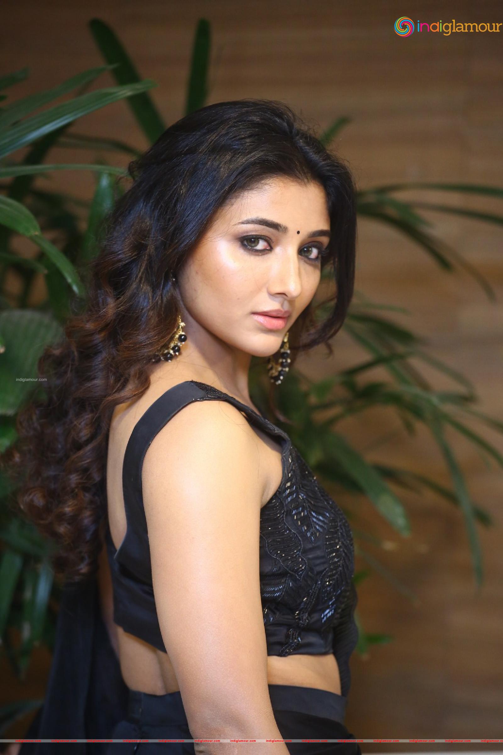Mirnaa Actress hd photo