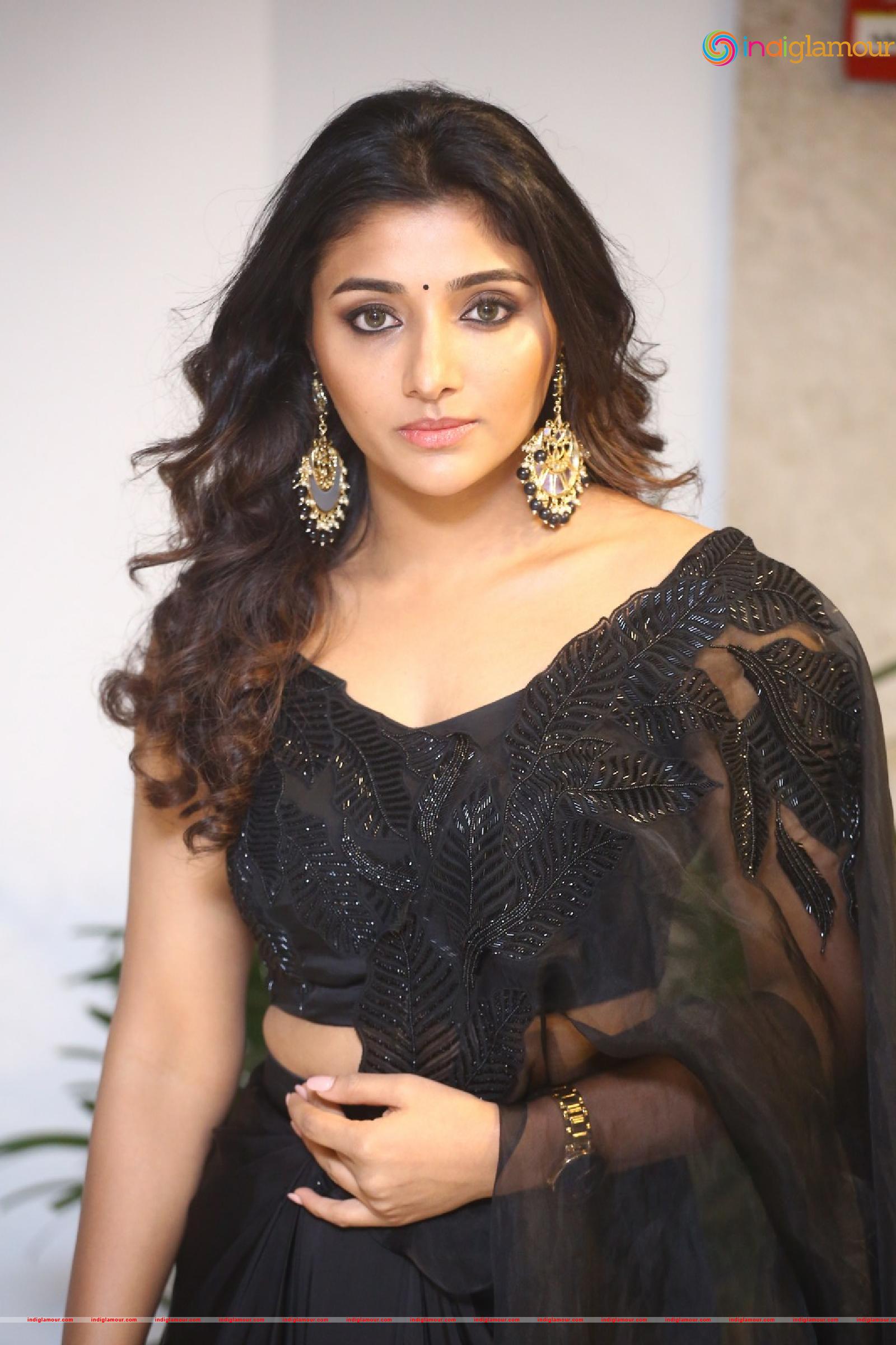 Mirnaa Actress hd photo