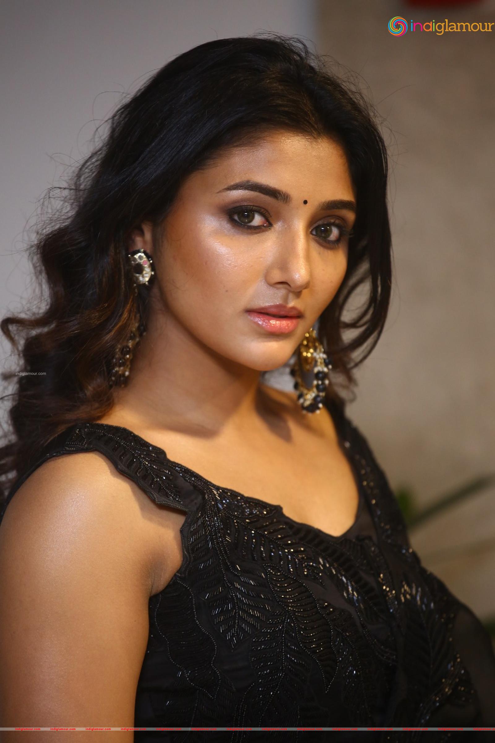 Mirnaa Actress hd photo