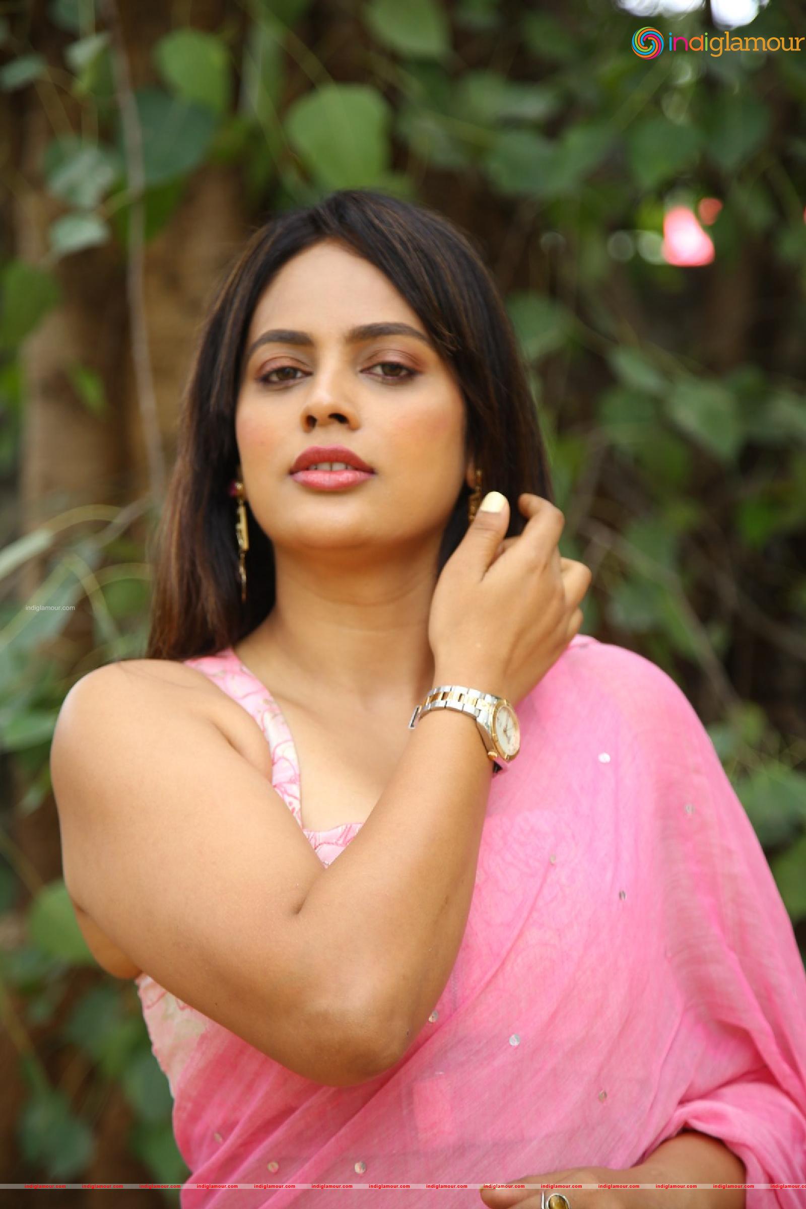 Nanditha Swetha Actress hd photo