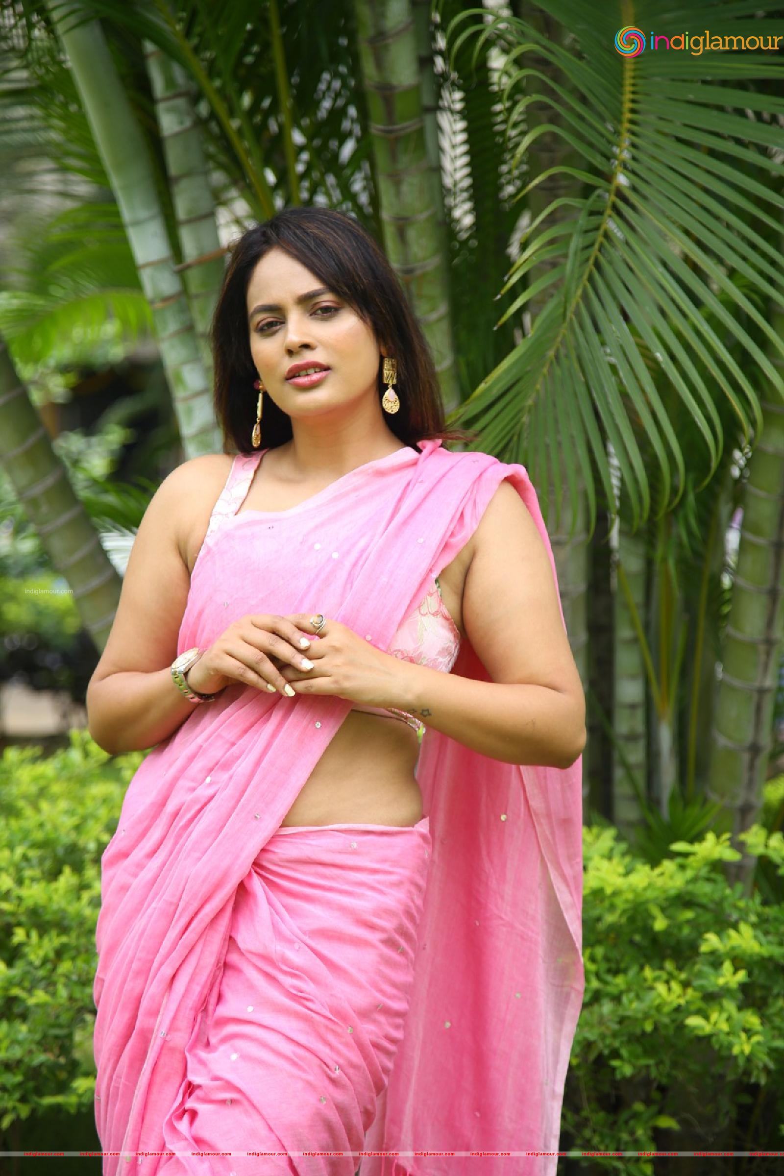 Nanditha Swetha Actress hd photo