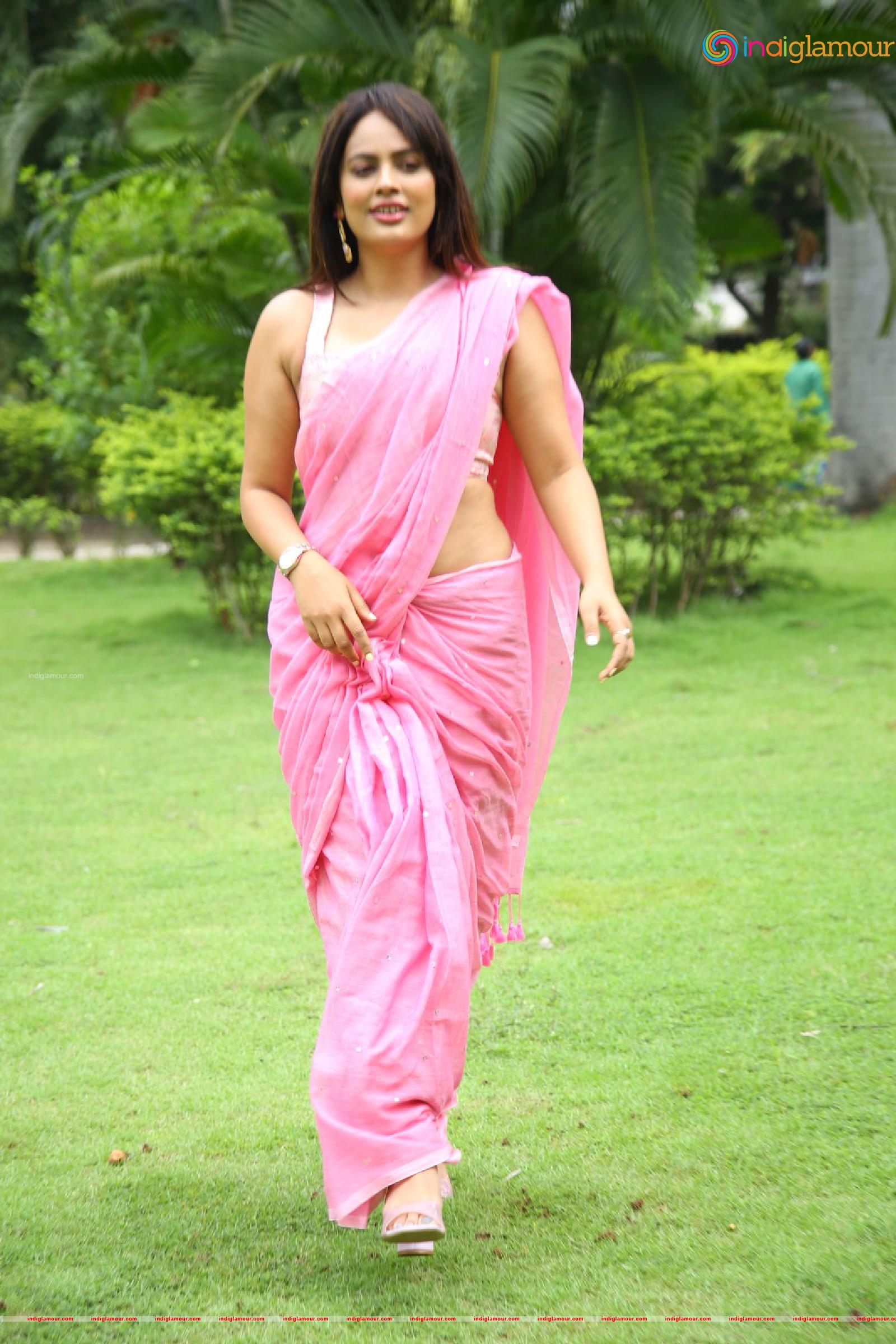 Nanditha Swetha Actress hd photo