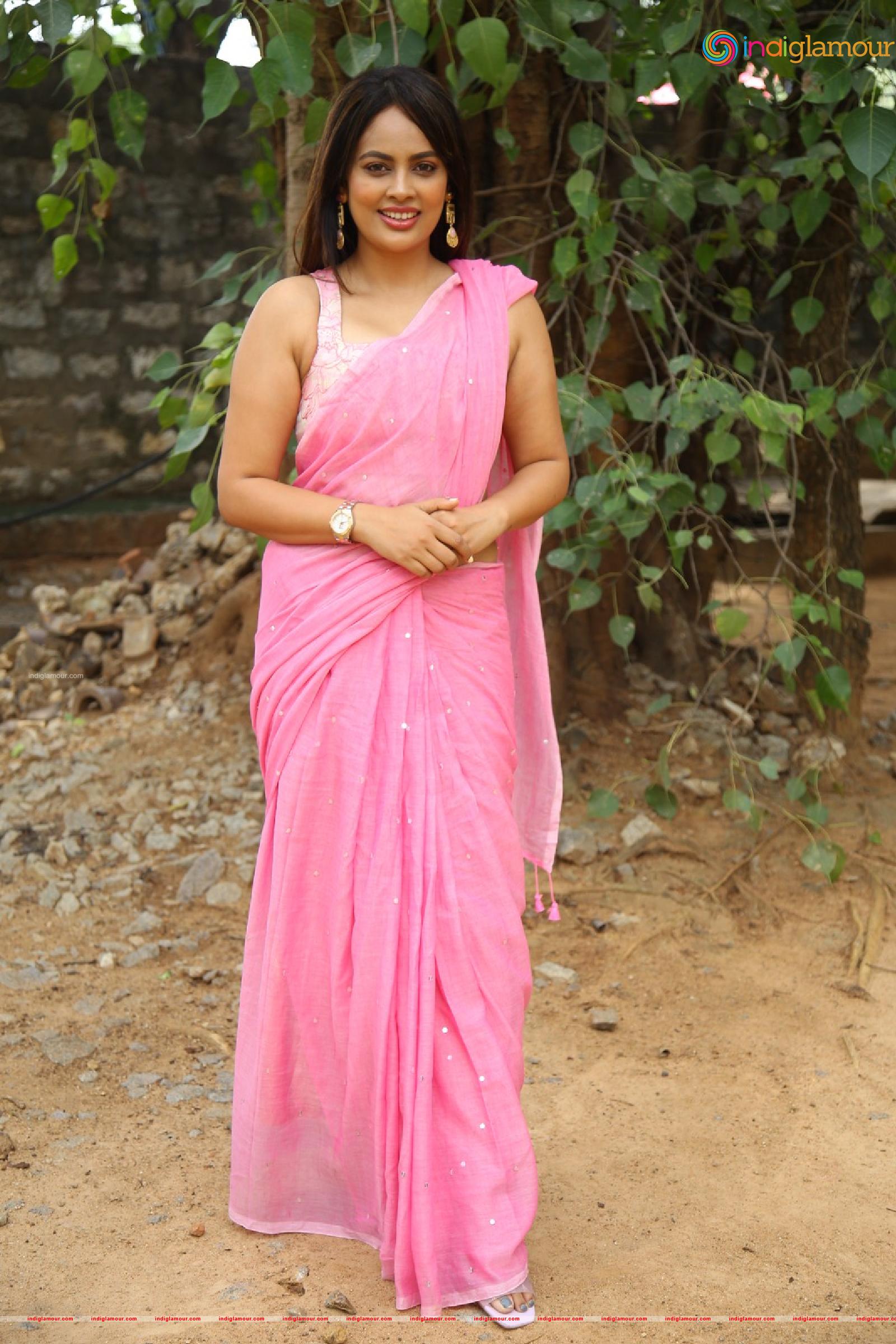 Nanditha Swetha Actress hd photo