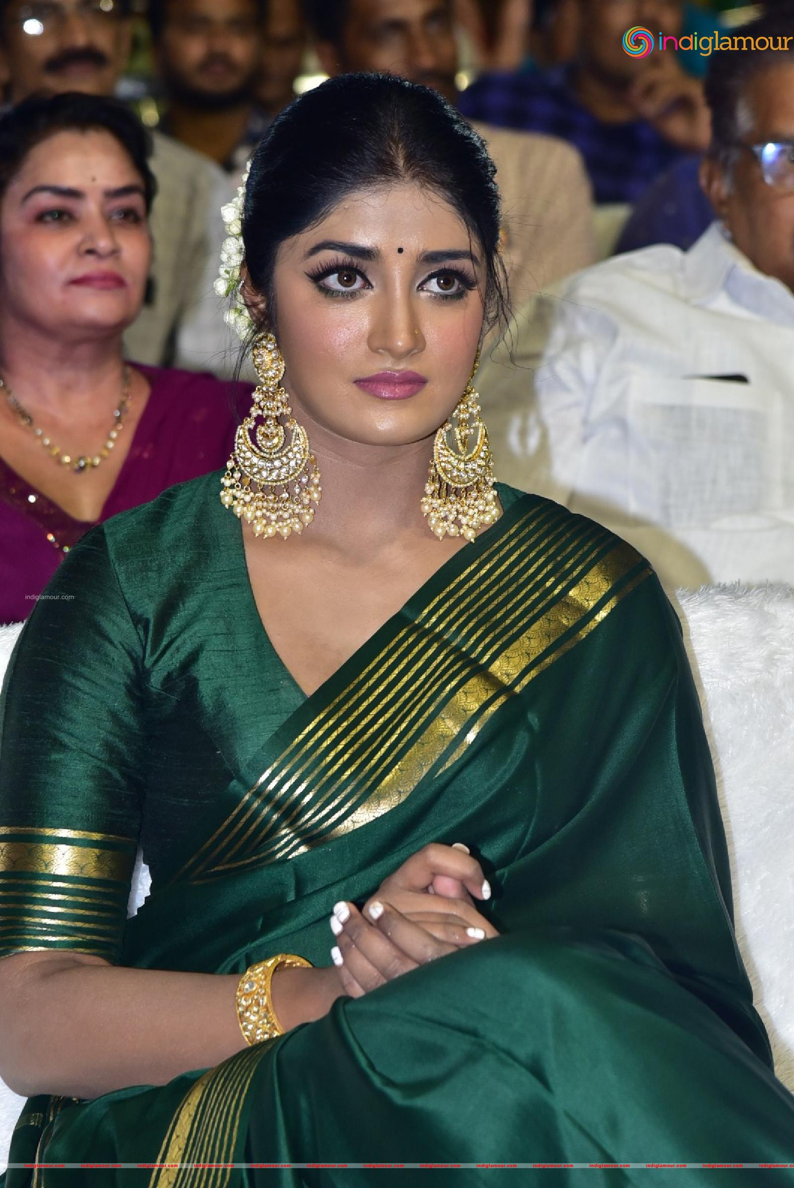 Dimple Hayathi Actress hd photo