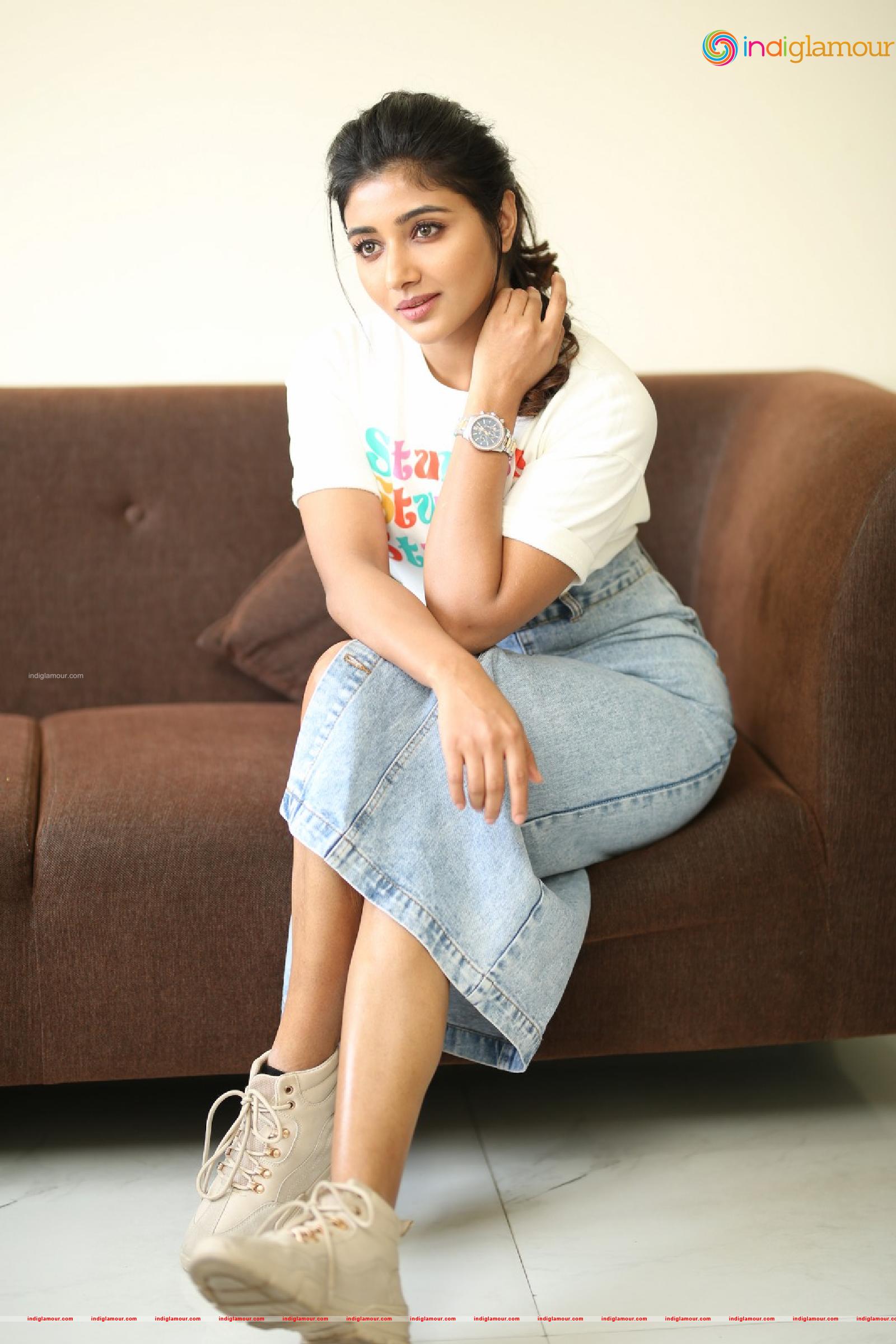 Mirnaa Actress hd photo