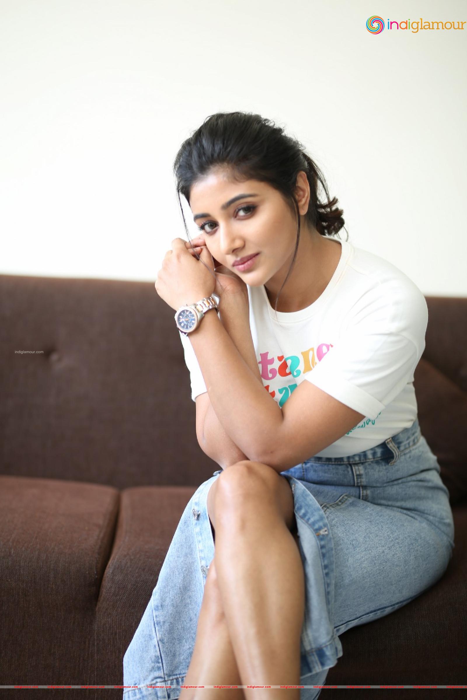 Mirnaa Actress hd photo