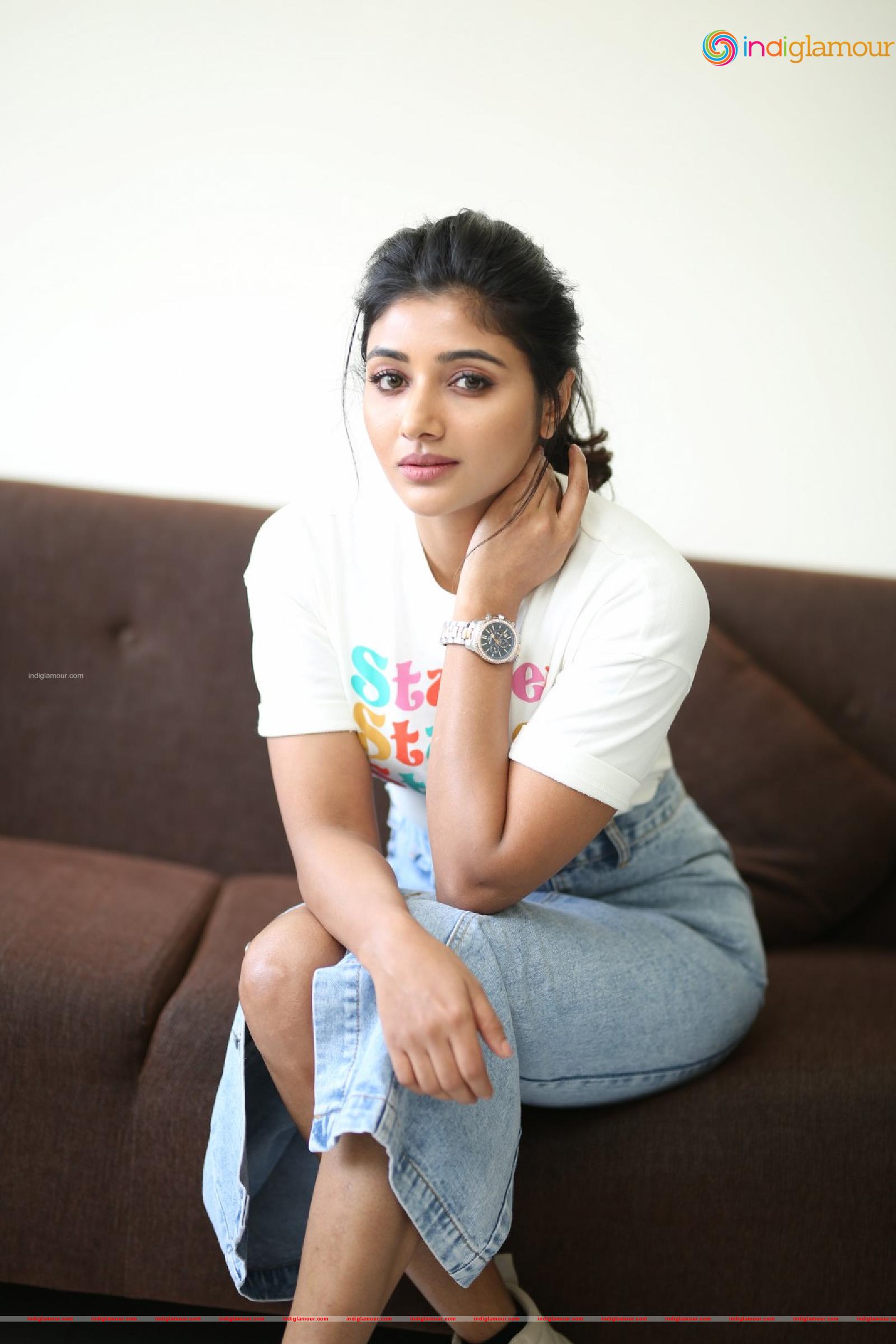 Mirnaa Actress hd photo